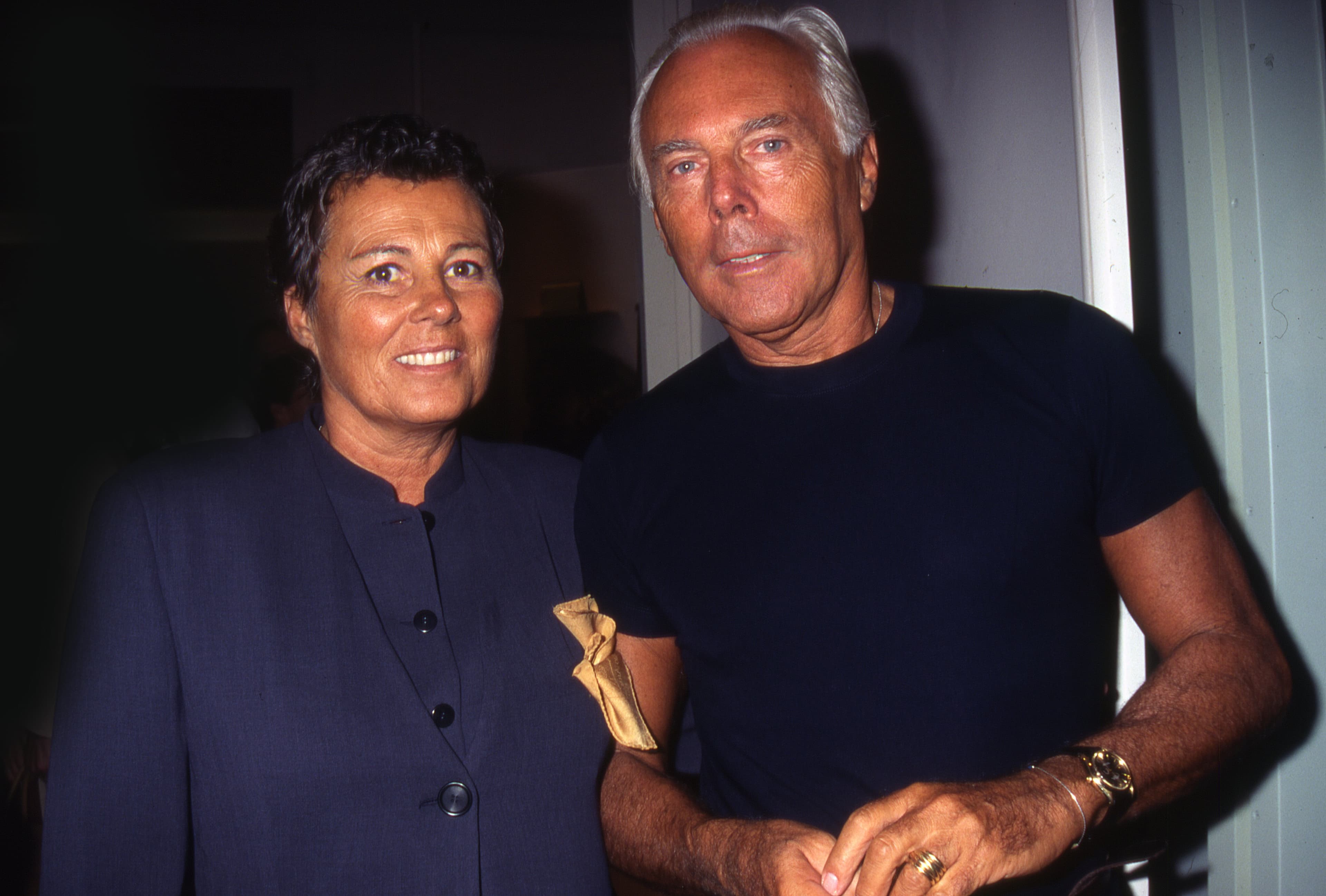 Джорджо Армани с сестрой Розанной на открытии бутика Armani, Нью-Йорк, 1996 год | Getty Images