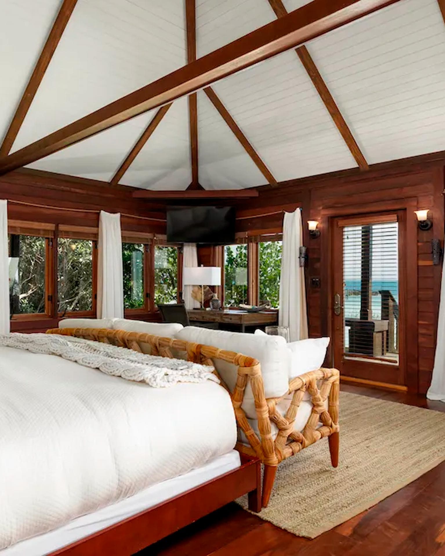 Еркіндіктің құны: жеке арал сатып алудың қыр-сыры және құқықтық шектеулер