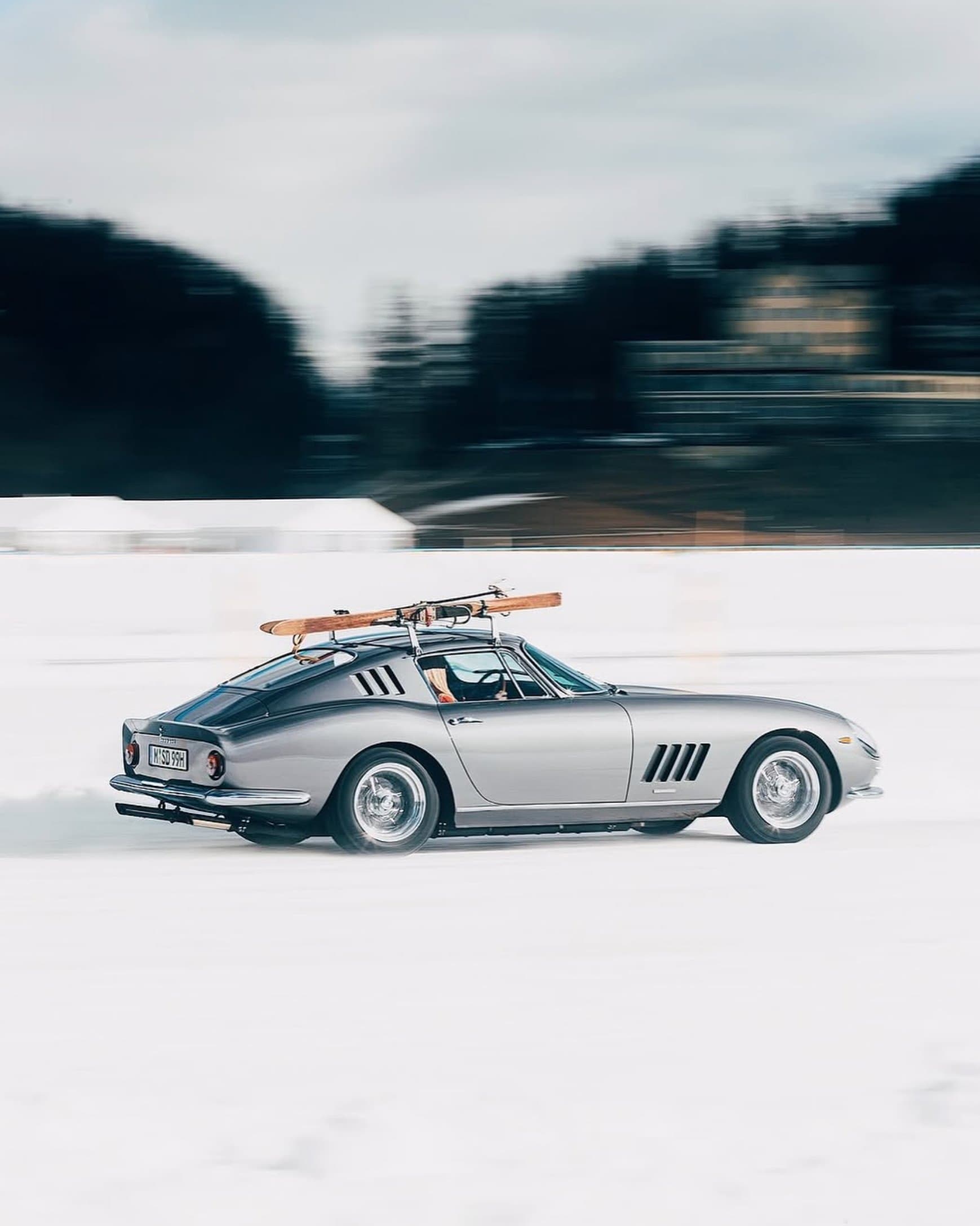 The I.C.E. St. Moritz: мұз үстіндегі автофестиваль