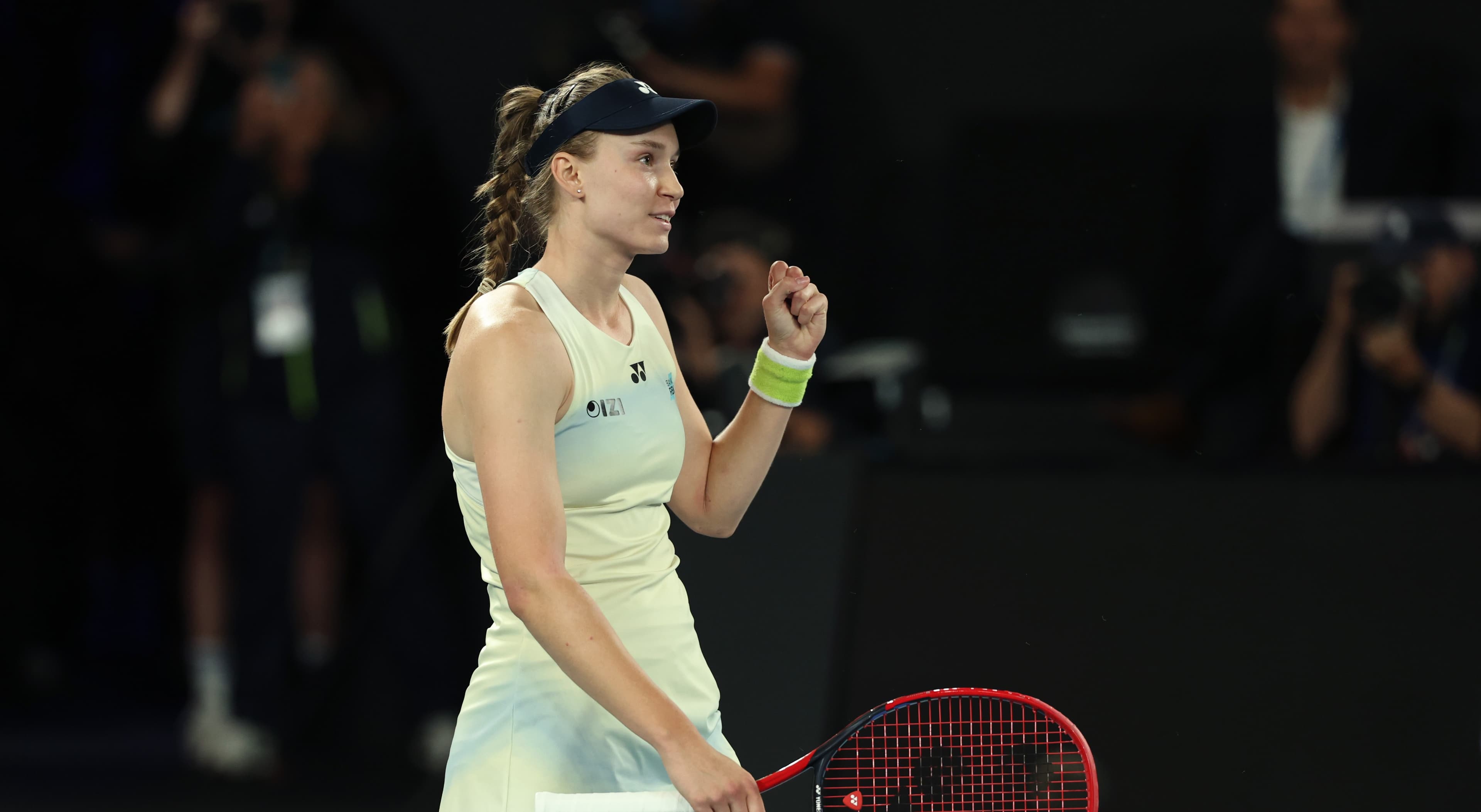 Елена Рыбакина на открытом чемпионате Австралии по теннису в Мельбурн-парке 31 января 2026 года | Фотограф: Фил Уолтер | Getty Images