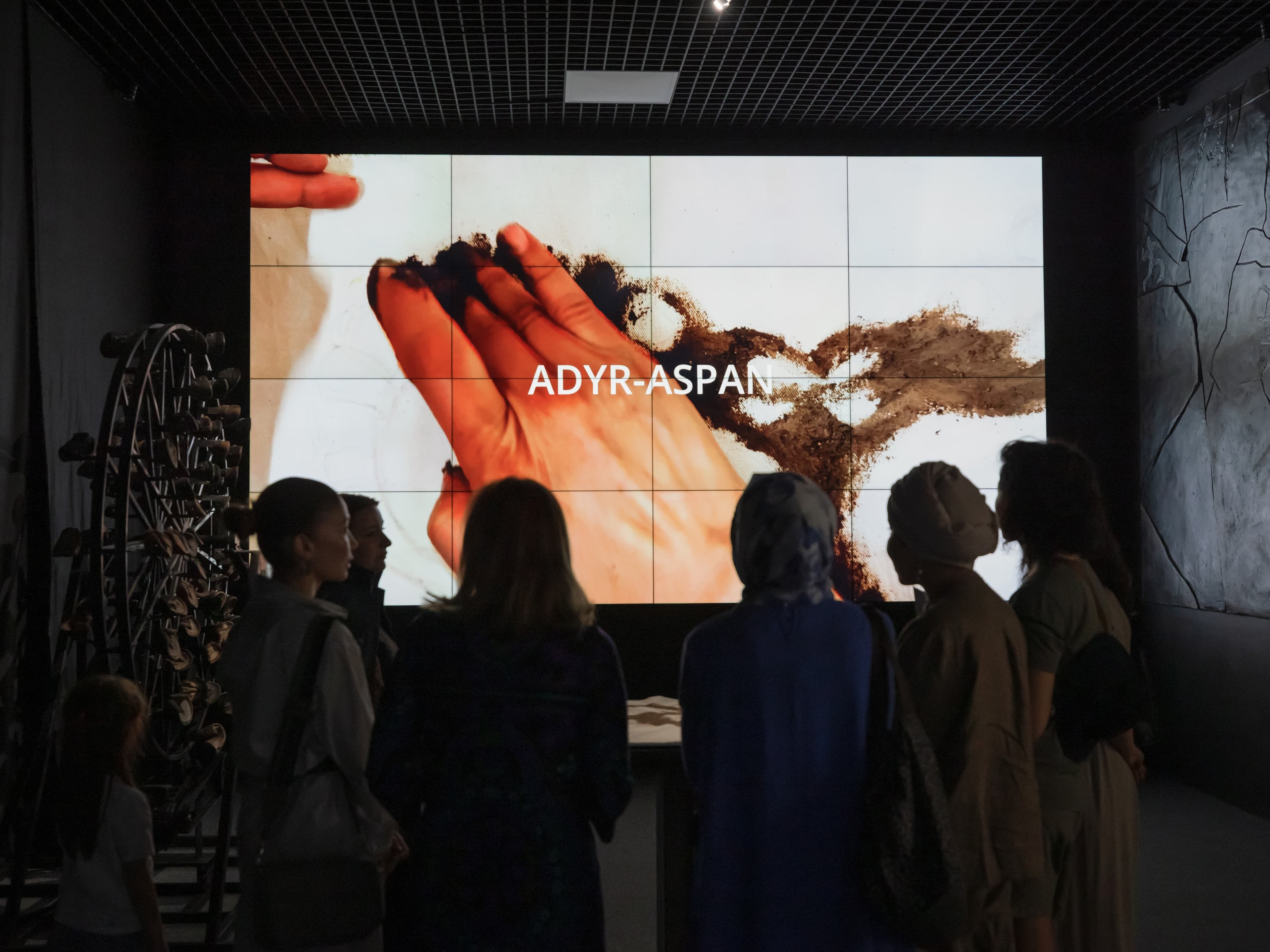 Выставка по мотивам 60-й Венецианской биеннале