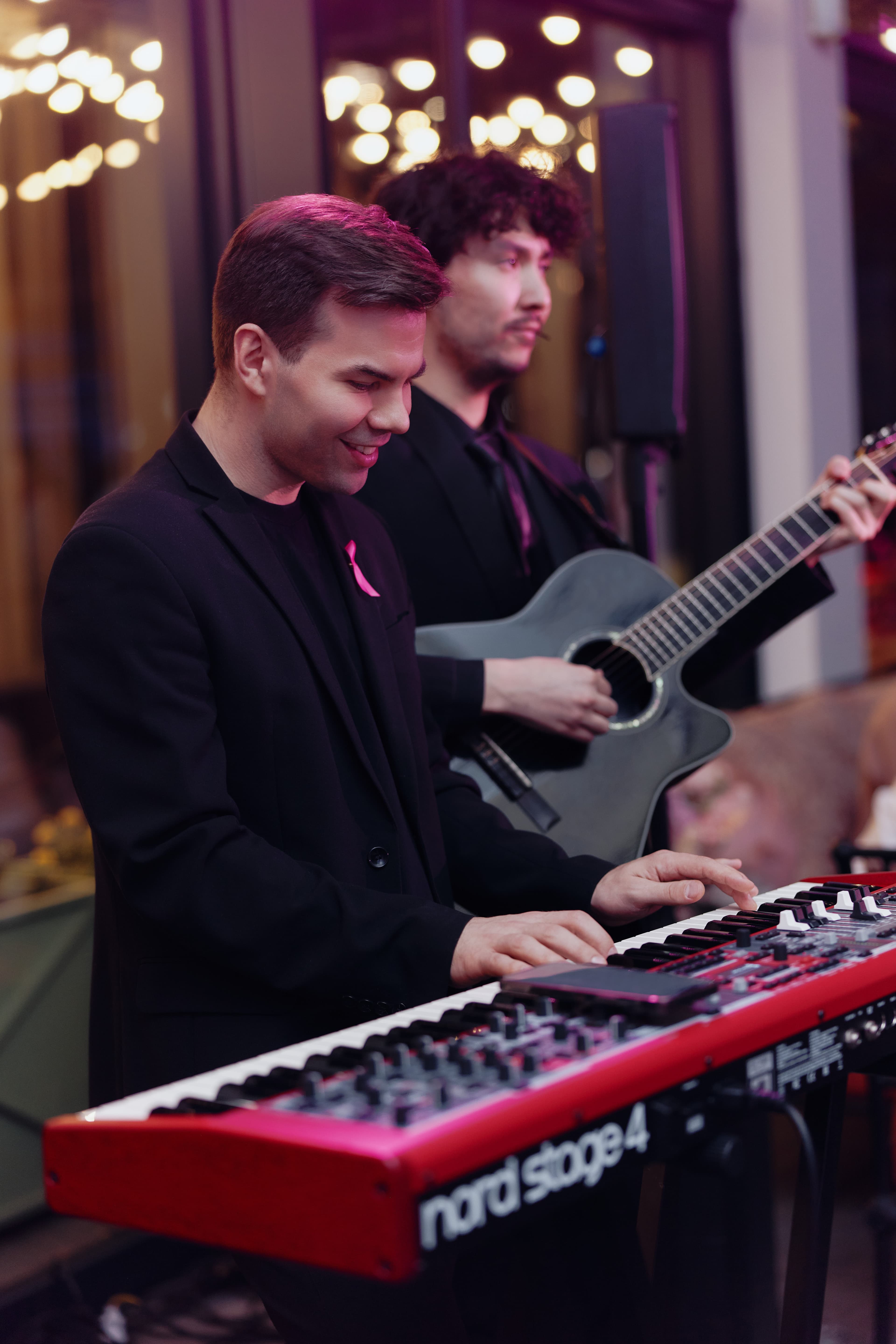 Красота объединяет: в Estée Lauder Companies запустили ежегодную кампанию по борьбе с раком груди