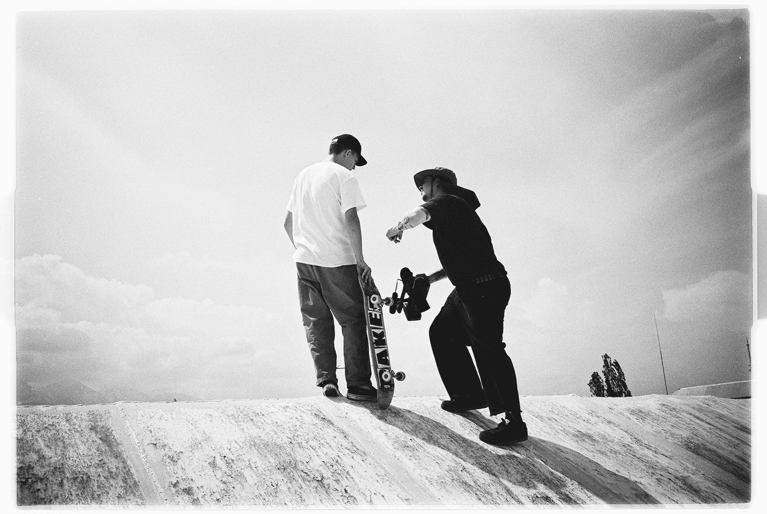 DIRTY PEOPLE: премьера нового видео алматинского скейтшопа Wallride