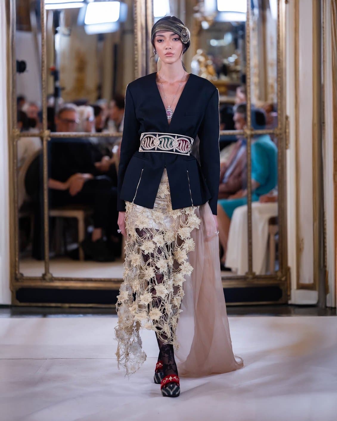 LALI x SALTANAT: узбекская вышивка и казахстанские украшения в Париже