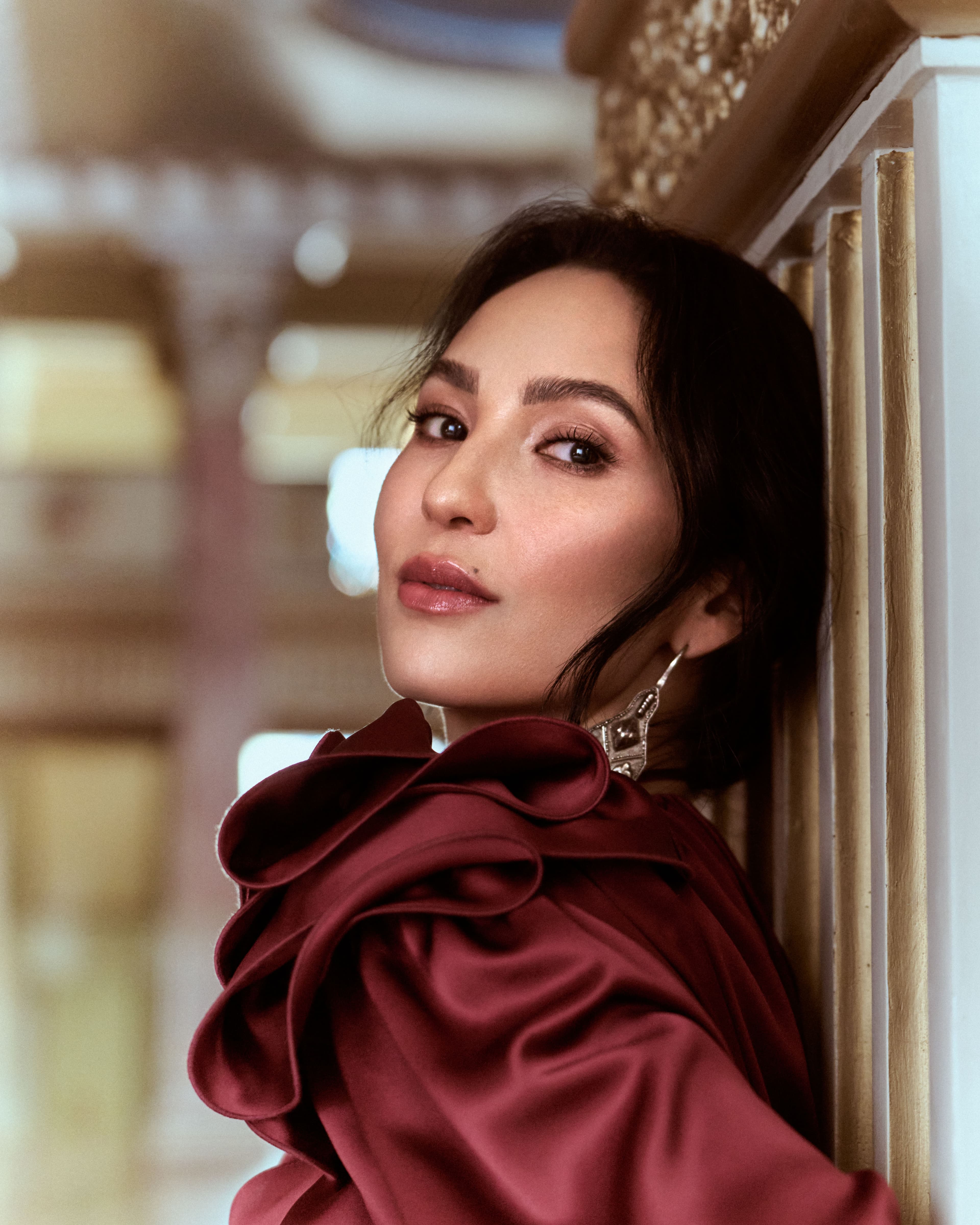 Блузка Magda, Butrym (Saks Fifth Avenue Almaty); антикварные серьги из частной коллекции