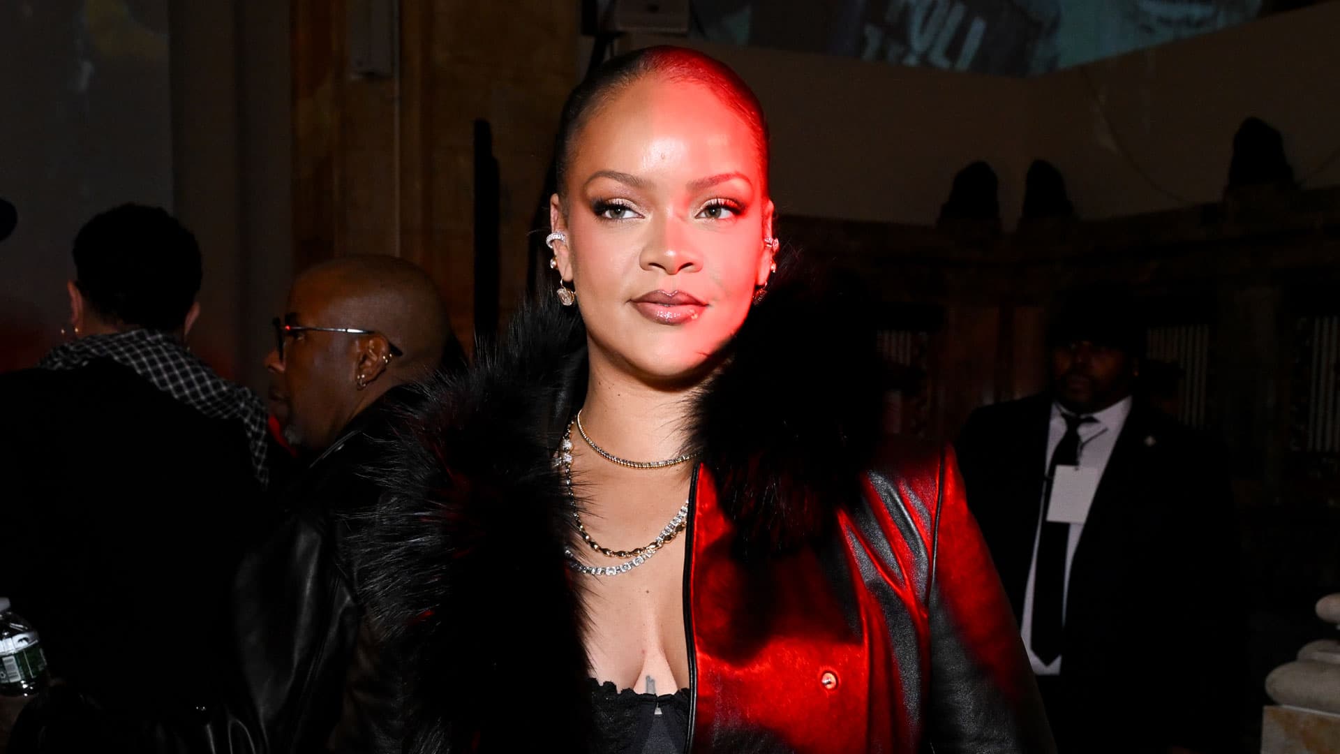 Рианна на показе мод AWGE в рамках коллекции готовой одежды осень-зима 2026 года 13 февраля 2026 года в Нью-Йорке | Фотограф: Гилберт Флорес | Getty Images