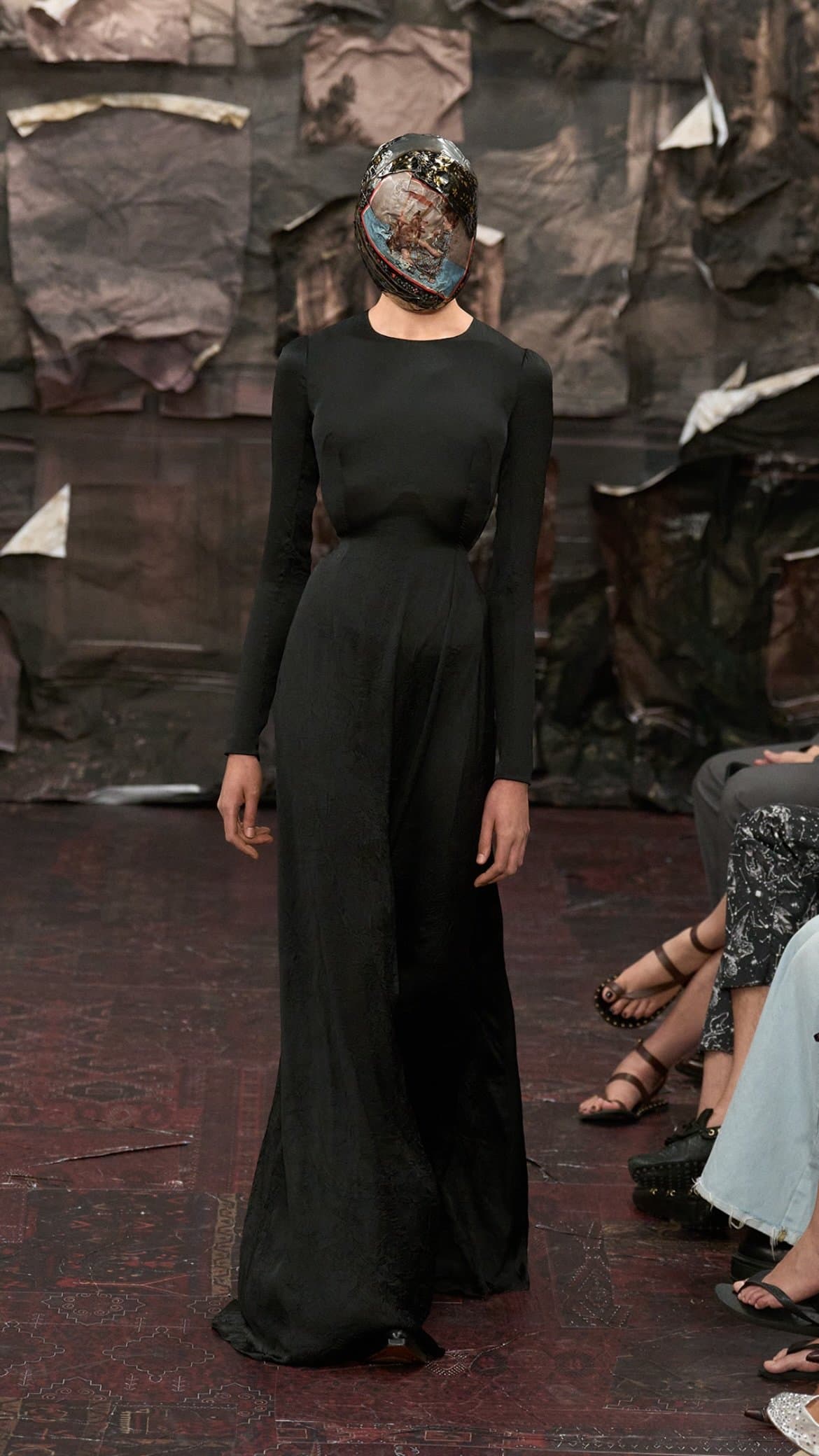 Распад и разложение: дебютная коллекция Гленна Мартенса для Maison Margiela