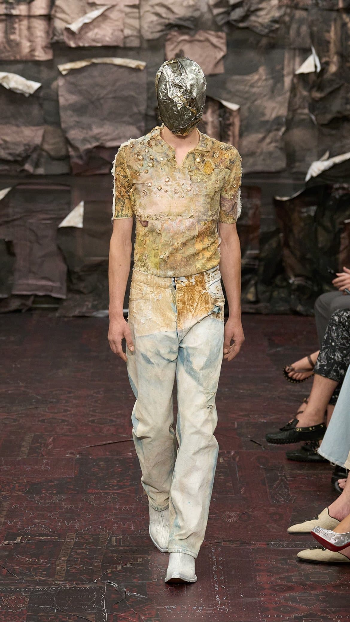 Распад и разложение: дебютная коллекция Гленна Мартенса для Maison Margiela