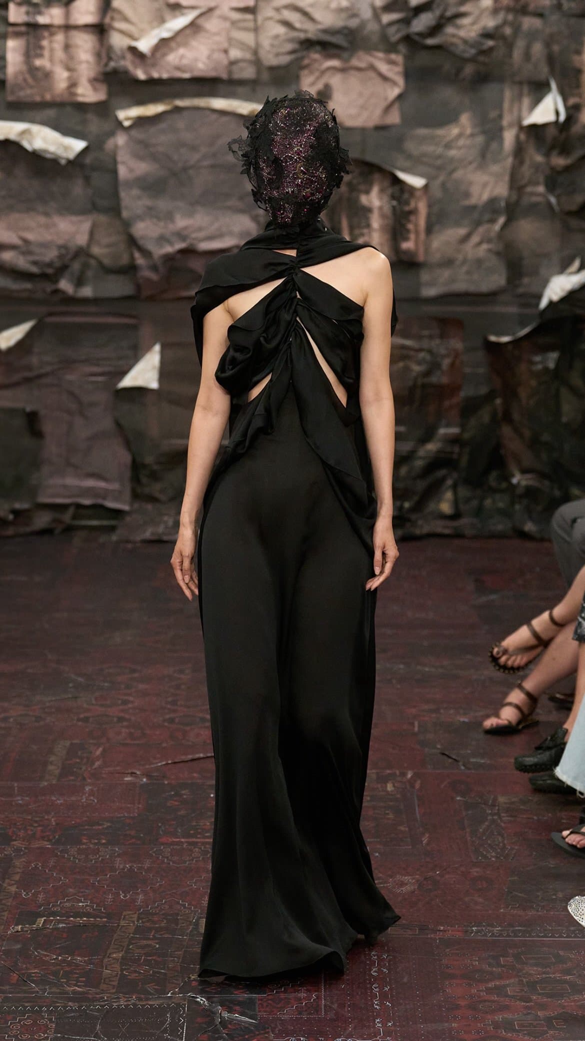 Распад и разложение: дебютная коллекция Гленна Мартенса для Maison Margiela