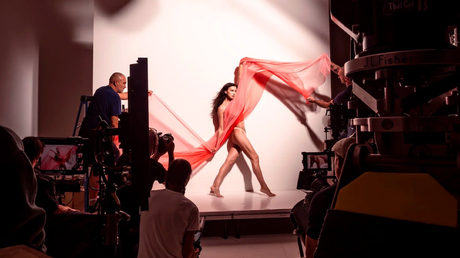 Съемки для календаря Pirelli