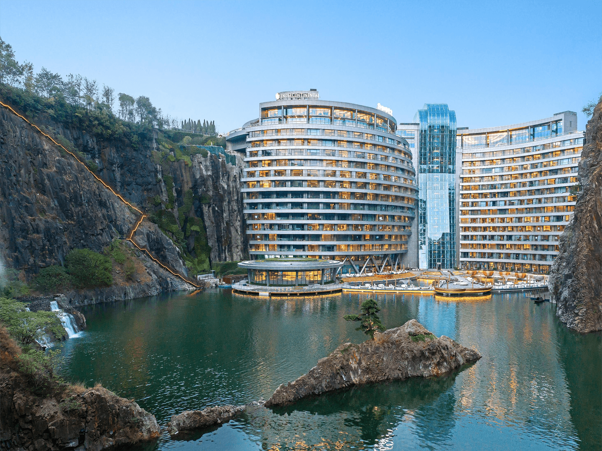 Intercontinental Shanghai Wonderland, Шанхай | ihg.com