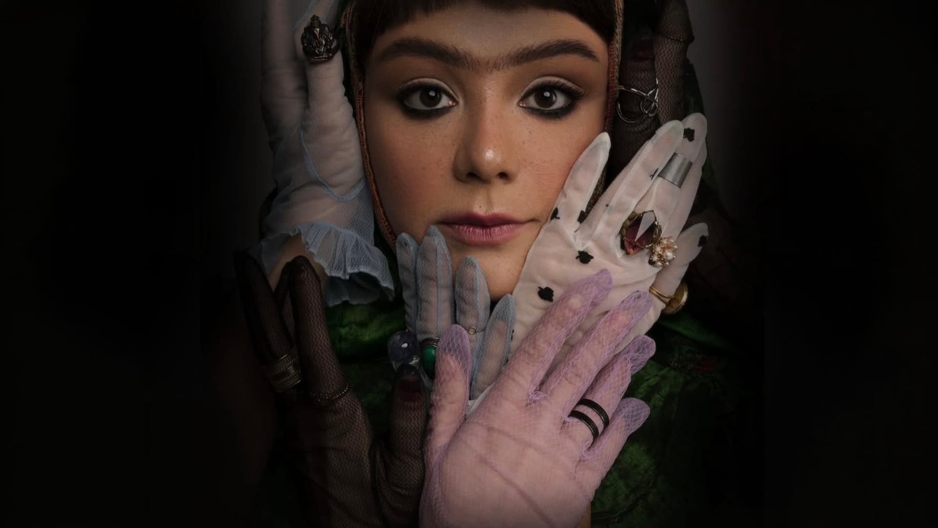 Айсулу Азимбаева | Кадр из постера спектакля «Девчонка и развод» 