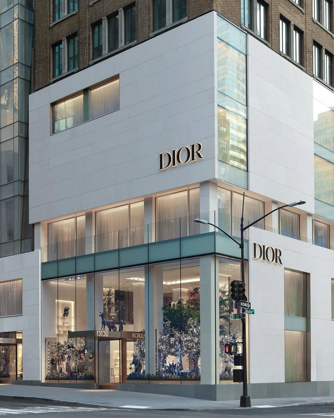Instagram @dior