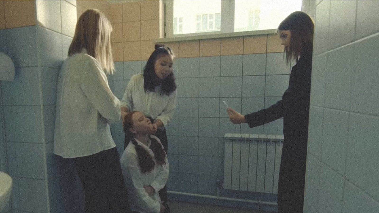 Кадр из художественного фильма «Синий кит»