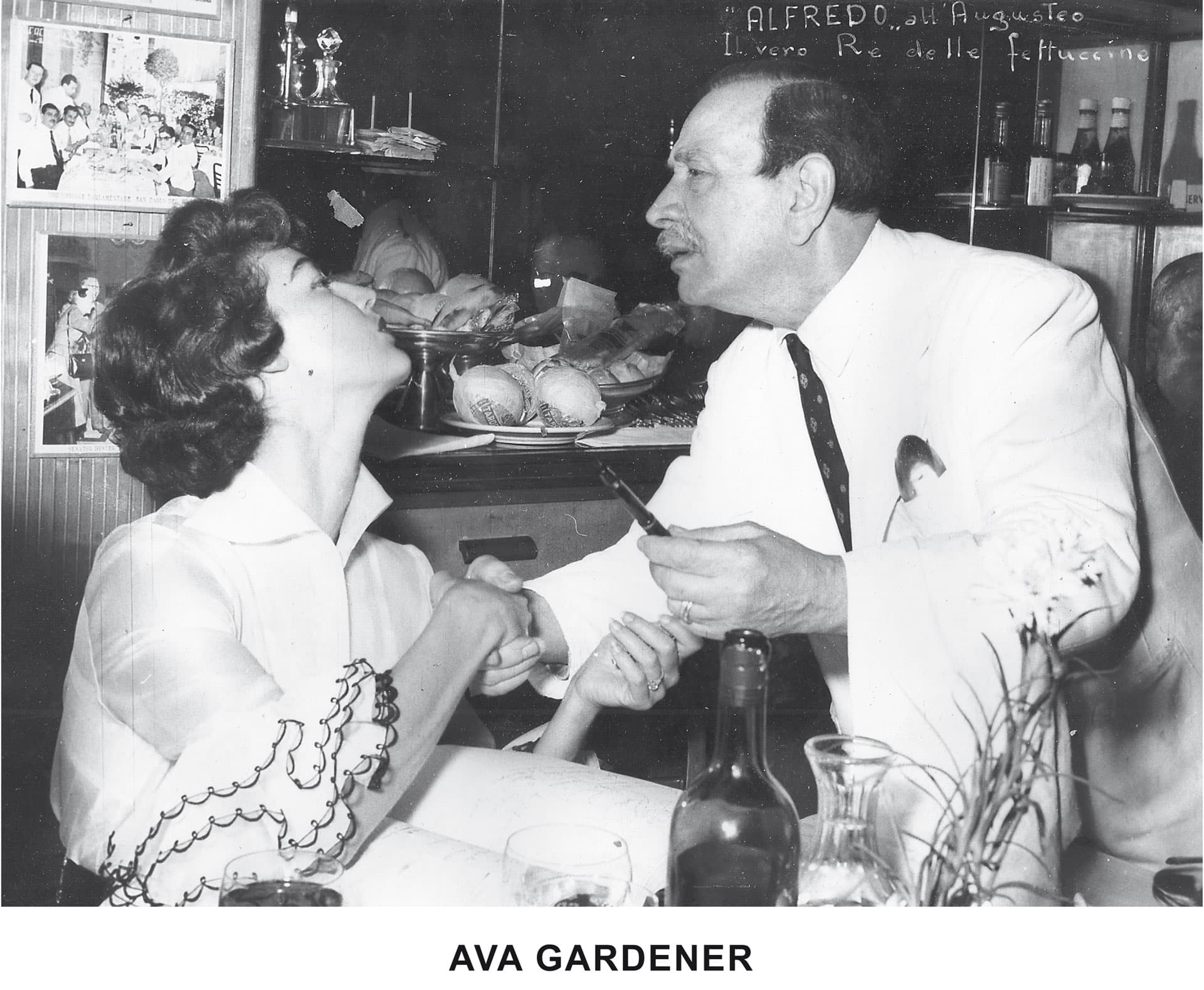 Ава Гарднер мен Альфредо Ди Лелио | Баспасөз қызметінің мұрағатынан