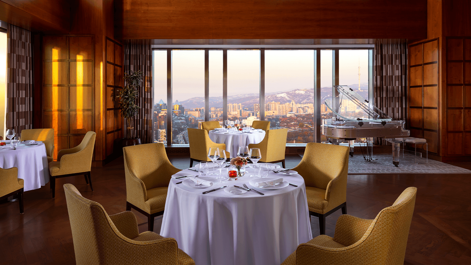 ritzcarlton.com
