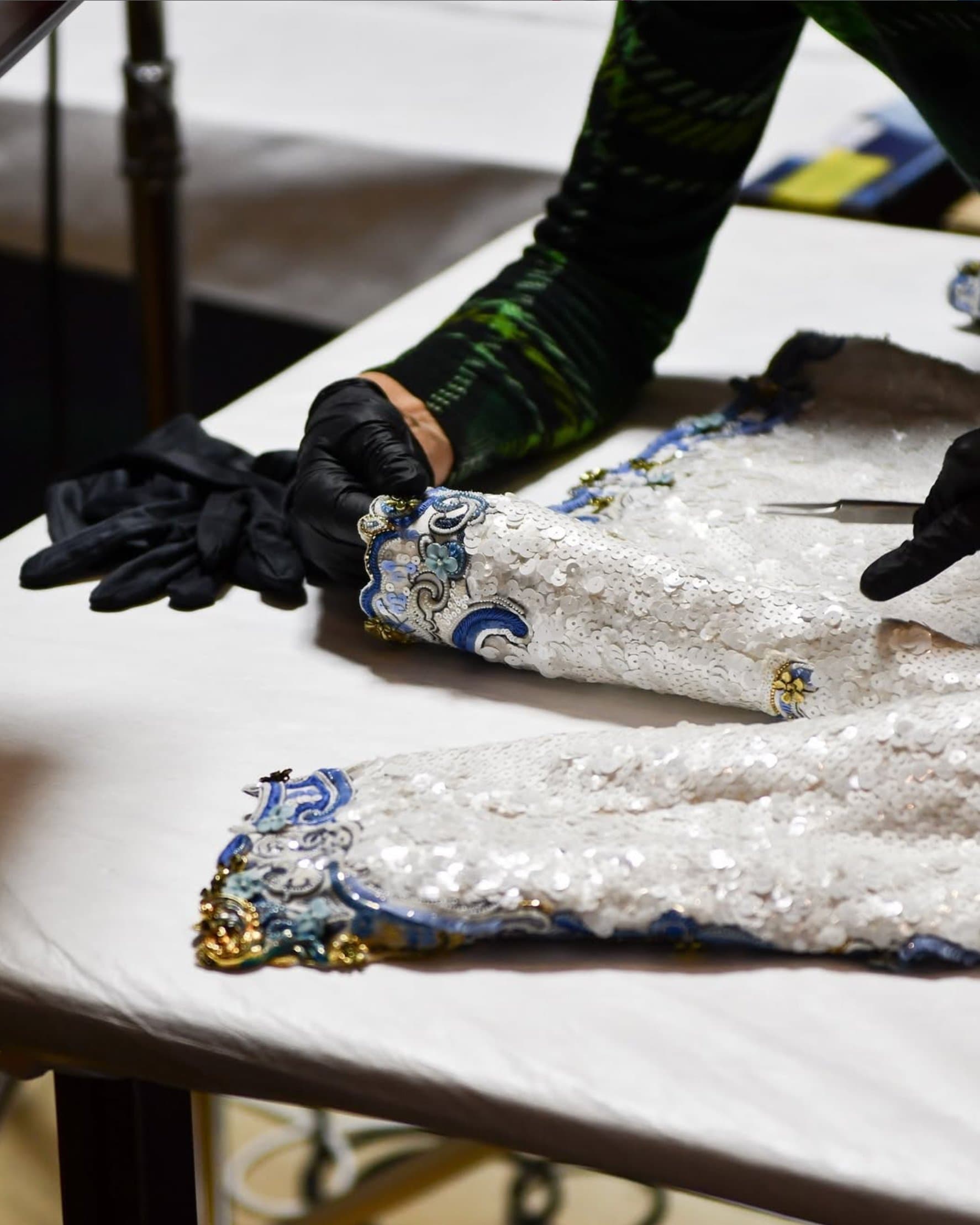 Первая модная выставка в Лувре