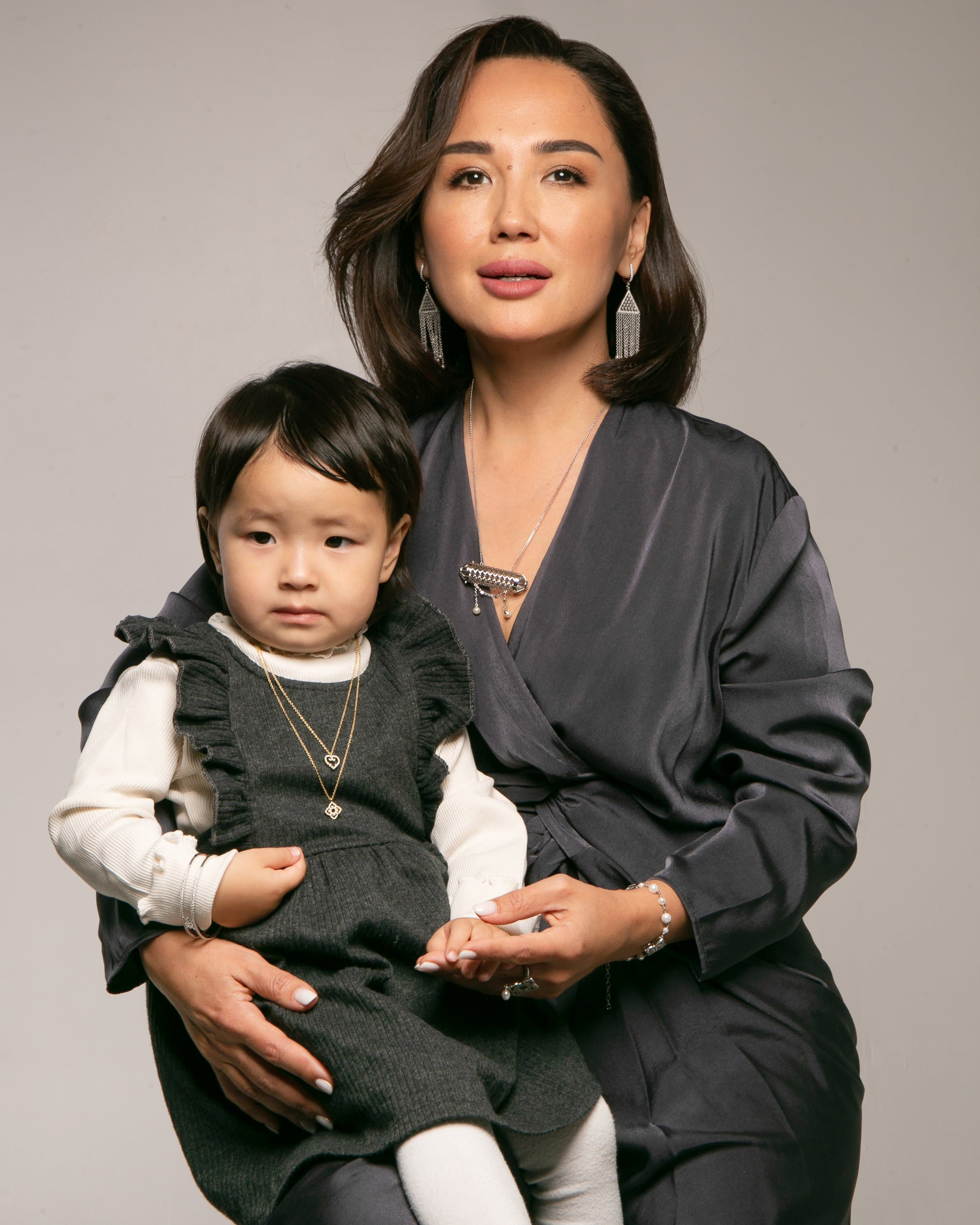 На ребенке: Подвеска «Мать и дитя»