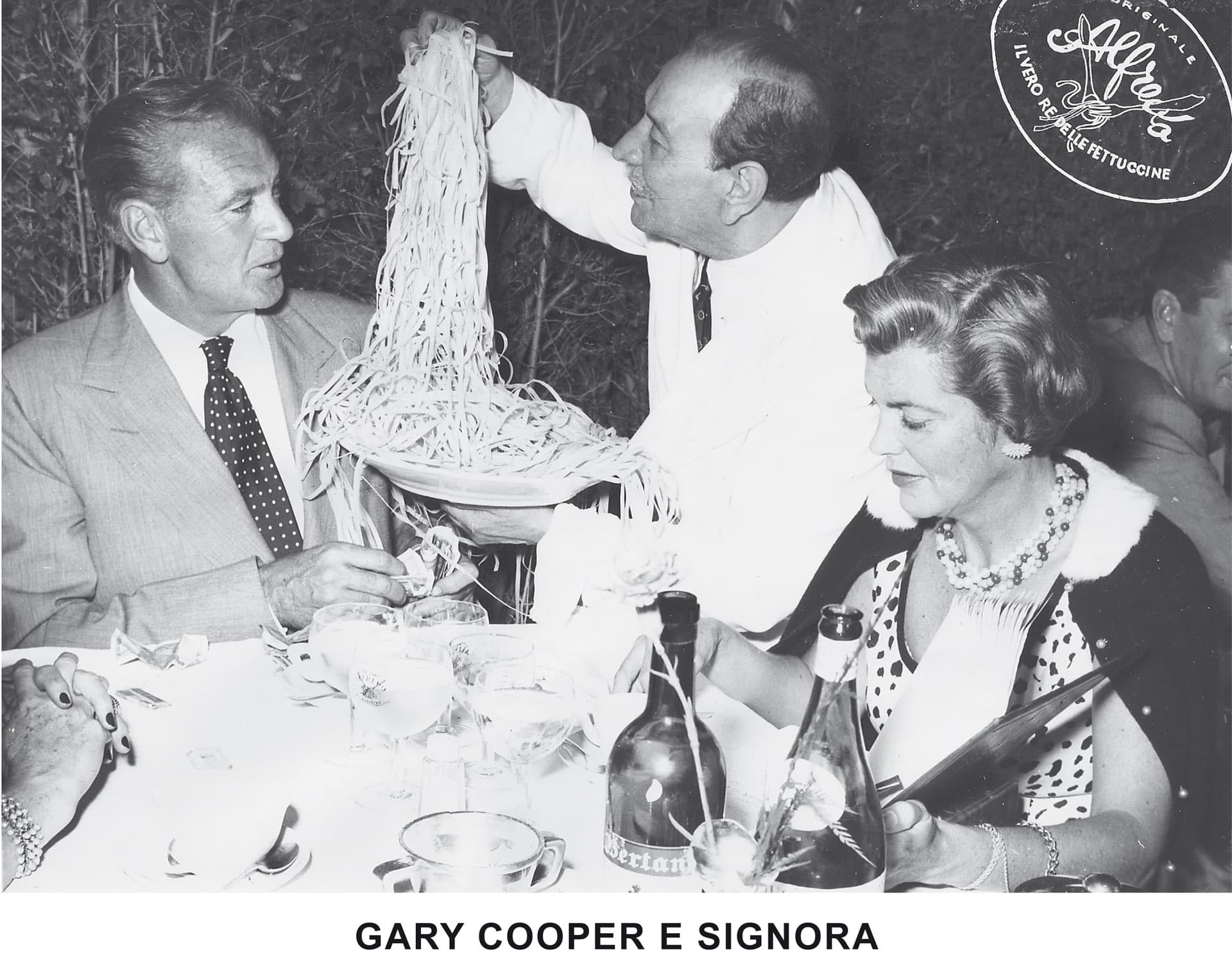 Гари Купер мен Альфредо Ди Лелио | Баспасөз қызметінің мұрағатынан