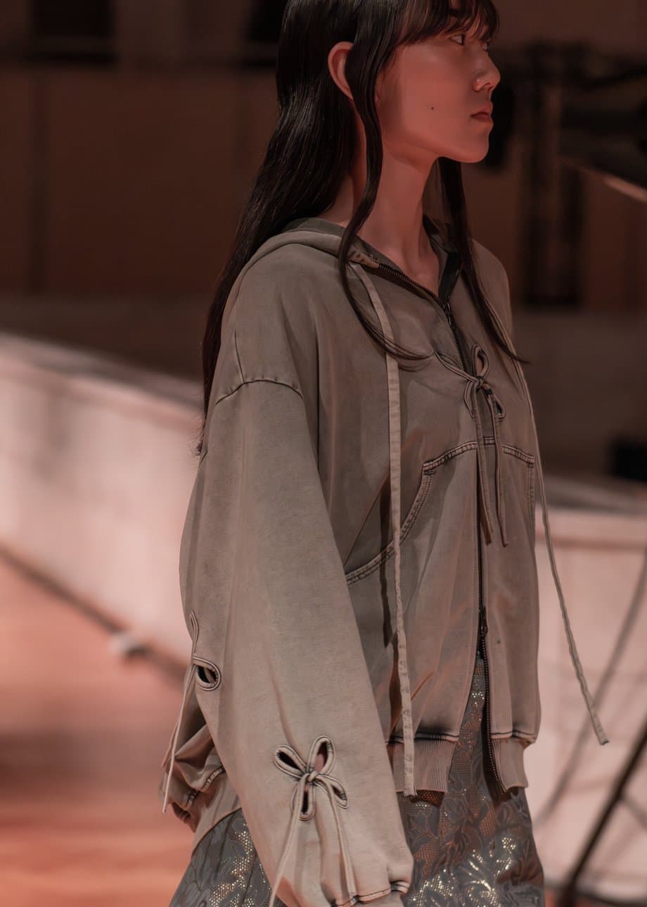 Богатый дастархан на J.KIM: как прошел показ коллекции весна-лето 2026 Quroq