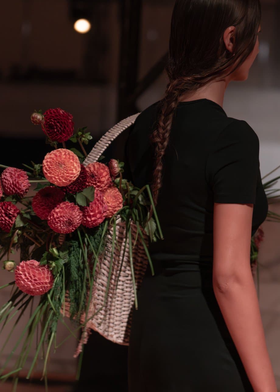 Богатый дастархан на J.KIM: как прошел показ коллекции весна-лето 2026 Quroq