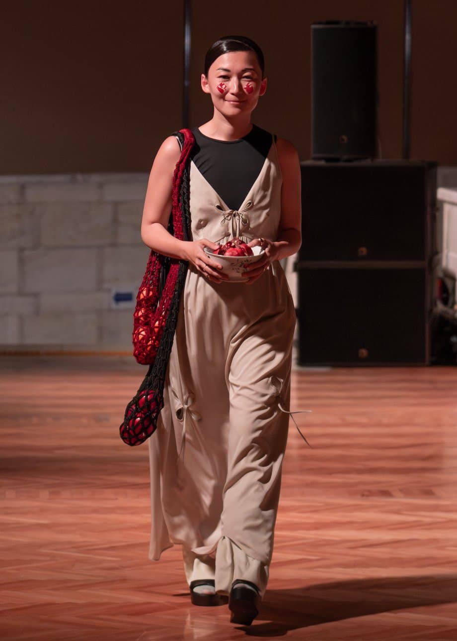 Богатый дастархан на J.KIM: как прошел показ коллекции весна-лето 2026 Quroq