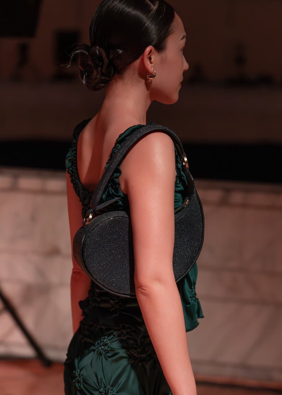 Богатый дастархан на J.KIM: как прошел показ коллекции весна-лето 2026 Quroq