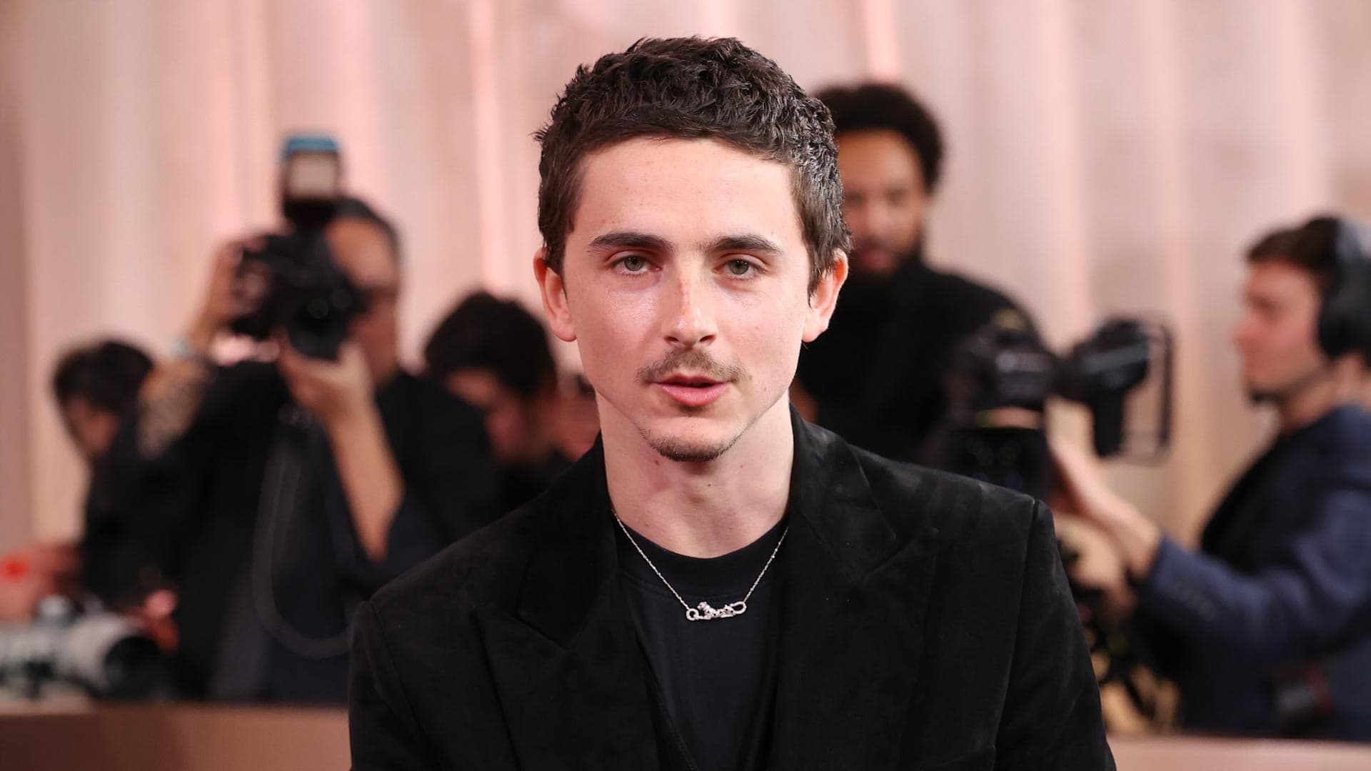 Тимоти Шаламе 2026 жылдың 11 қаңтарында Беверли-Хиллз қаласында (Калифорния) өткен 83-ші жыл сайынғы «Алтын глобус» сыйлығын табыстау рәсімінде | Getty Images