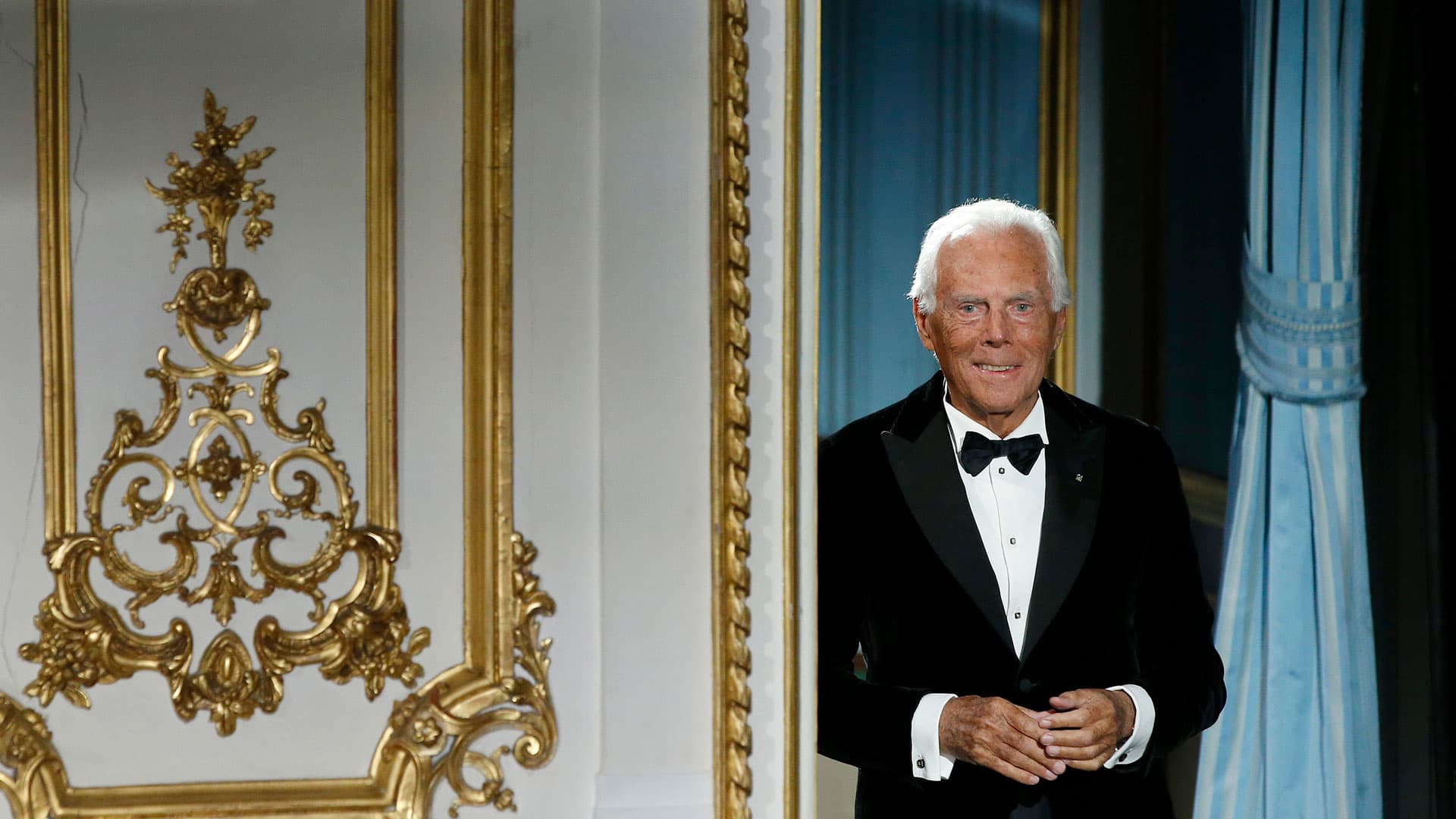 Джорджо Армани во время показа коллекции Giorgio Armani Prive весна-лето 2019 в рамках Парижской недели моды | Getty Images