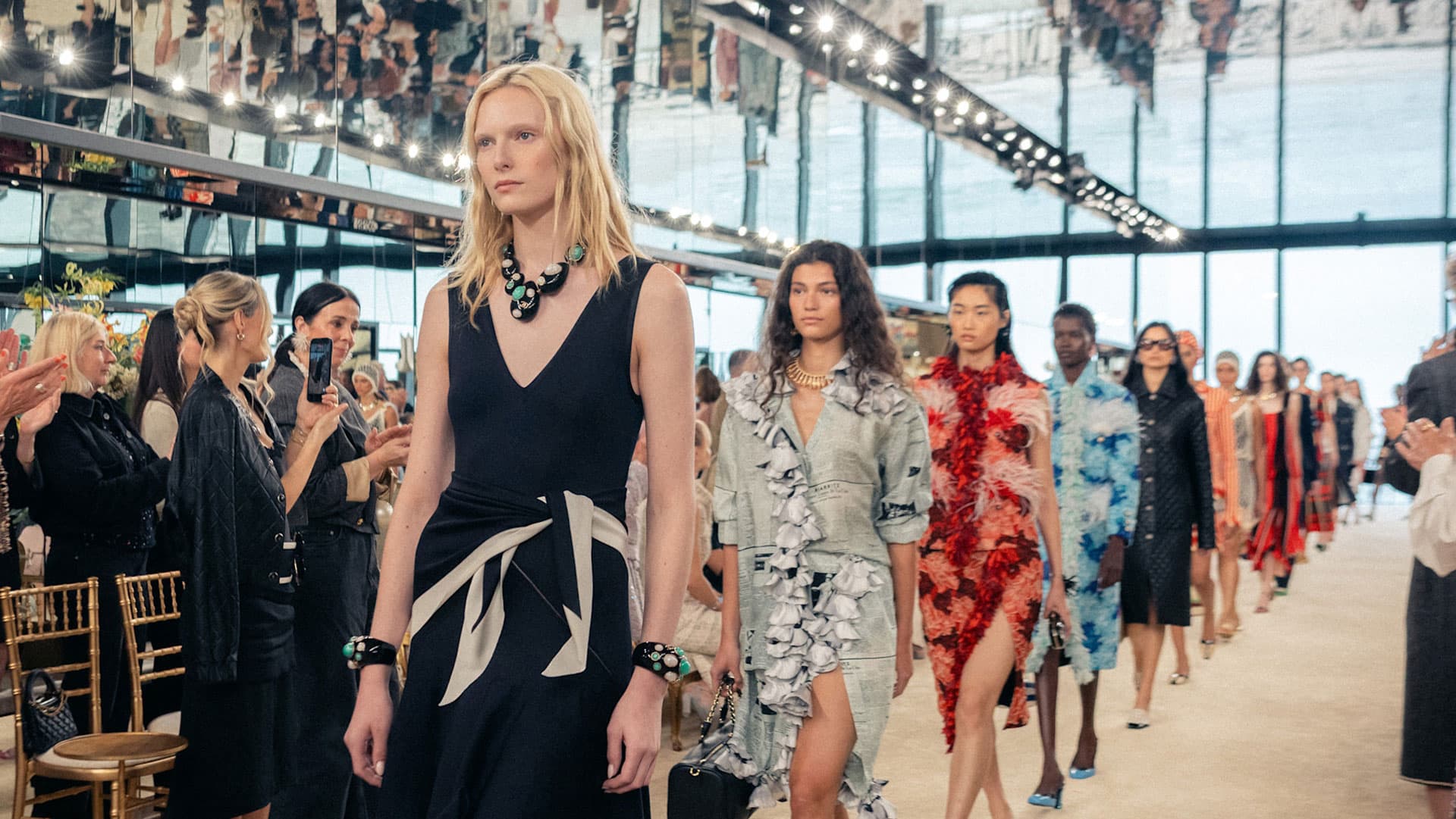 Показ Chanel | Spotlight