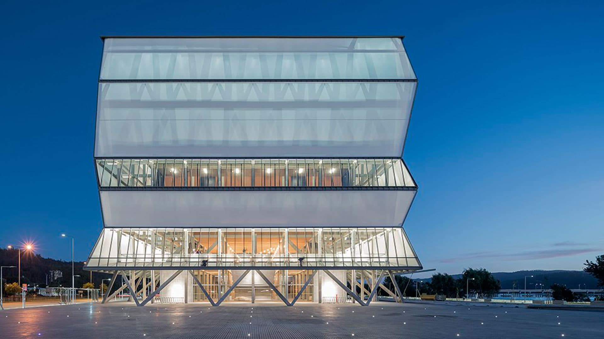 Региональный театр Биобио, фото предоставлено Иваном Бааном | Официальный сайт The Pritzker Architecture Prize