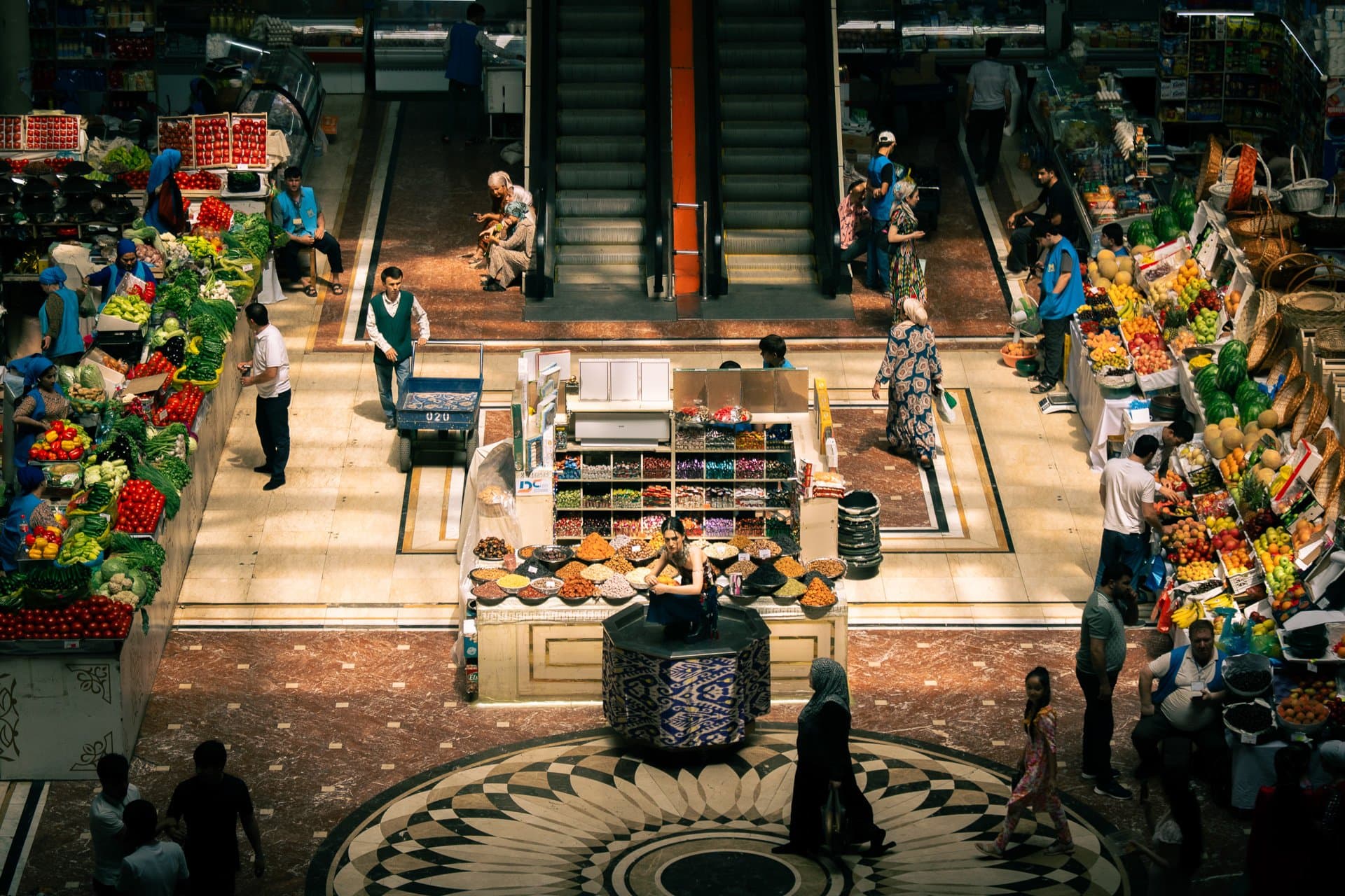 Tatler Editorial: по следам Шелкового пути, базары стран Центральной Азии