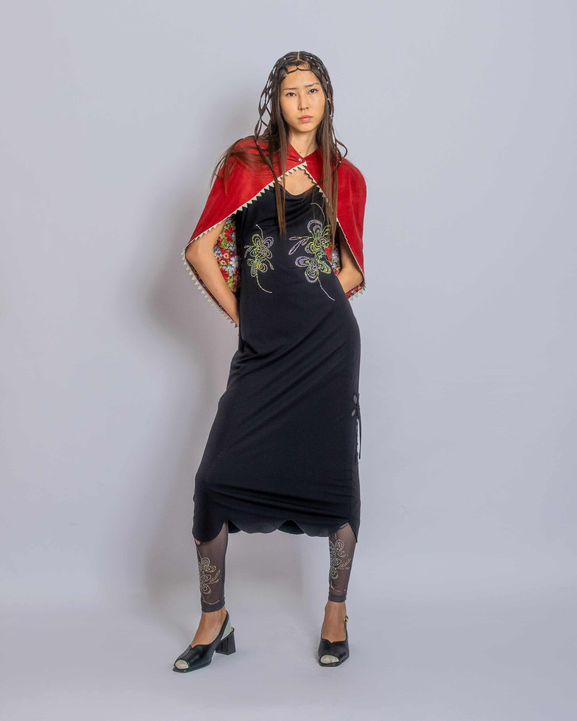 J.KIM FW 2026 көрсетіліміндегі модельдер мен музалардың автопортреттері