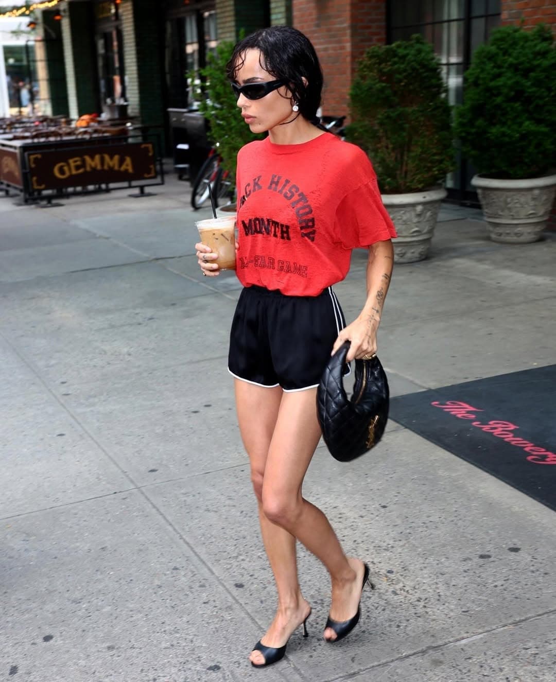 Instagram @daniellegoldberg