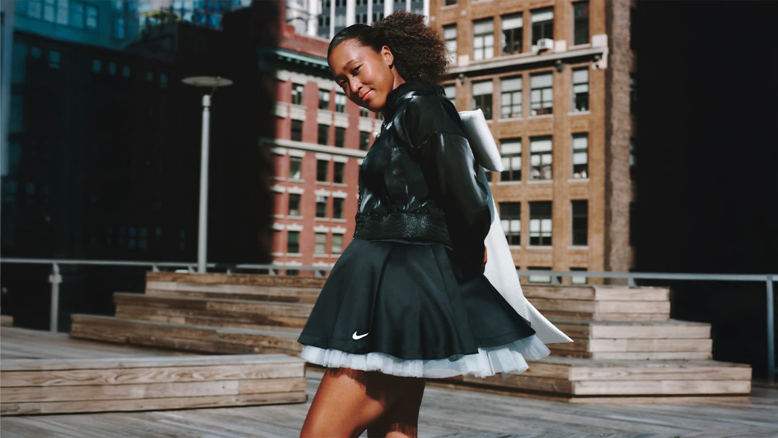 Теннисистка Наоми Осака в платье, разработанном специально для нее брендом Nike и модельером Юн Ан | about.nike.com