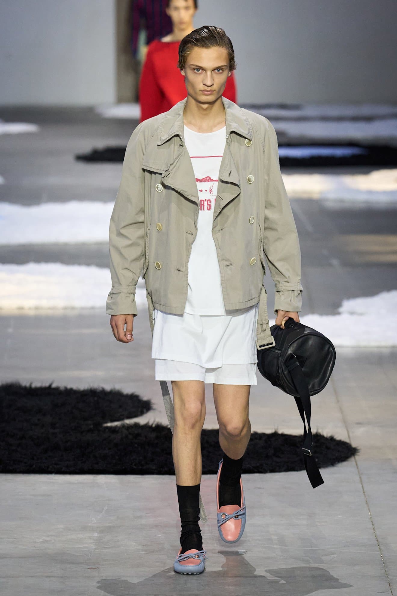 Мужская эмансипация: Prada оголяет мужские ноги в коллекции весна-лето 2026