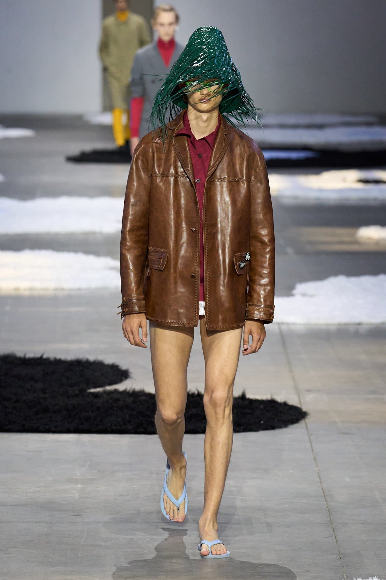 Мужская эмансипация: Prada оголяет мужские ноги в коллекции весна-лето 2026