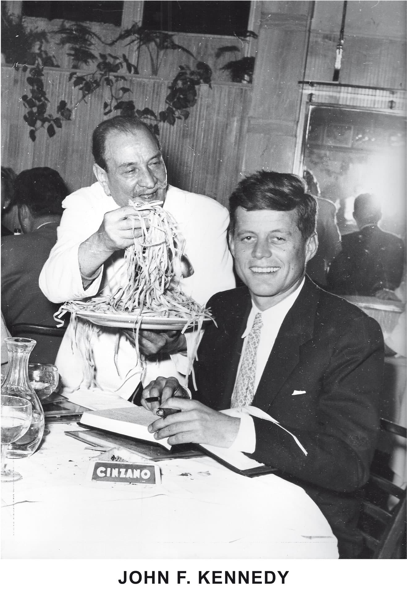 Джон Кеннеди мен Альфредо Ди Лелио | Баспасөз қызметінің мұрағатынан