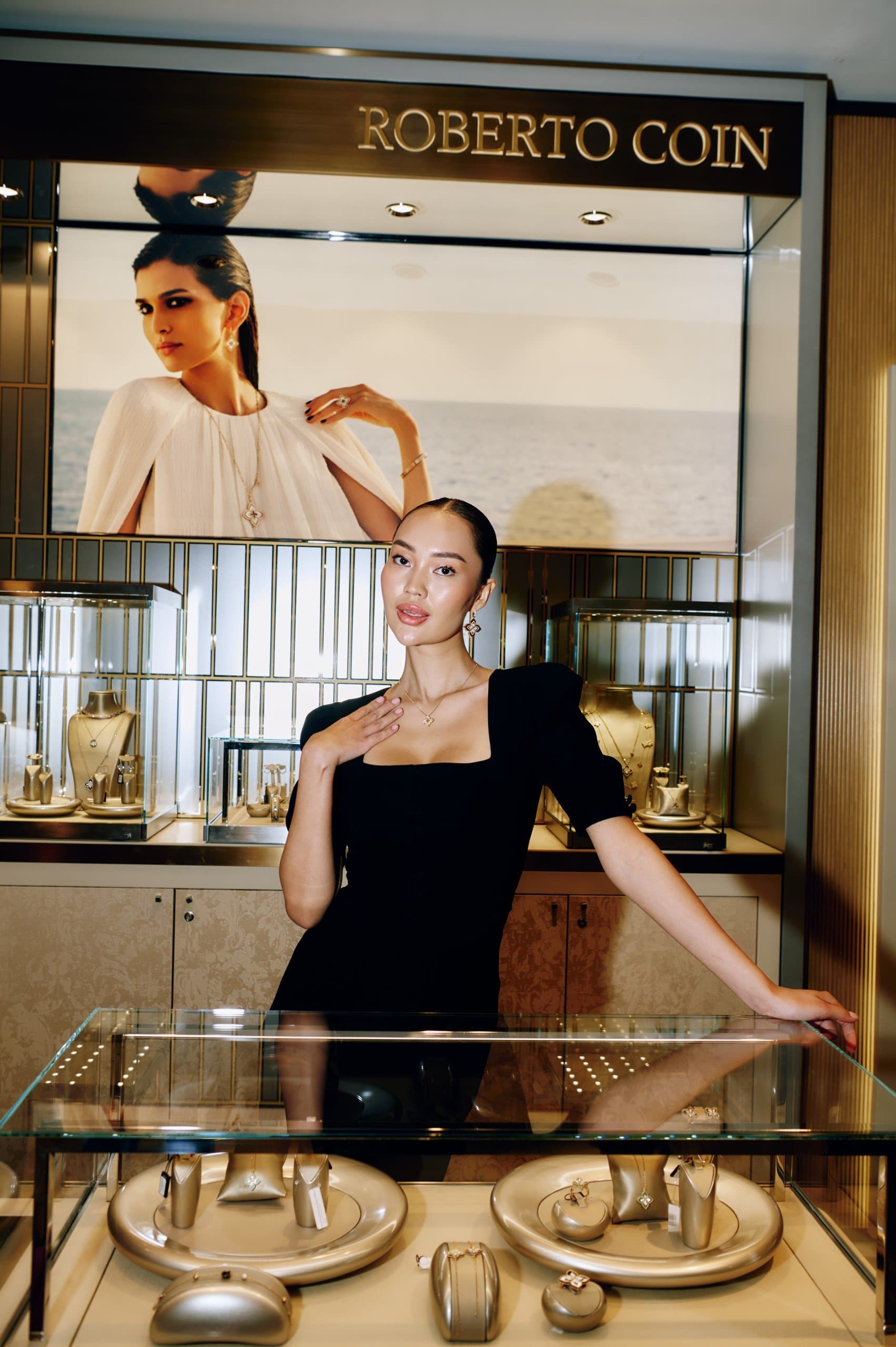 Открытие обновленного корнера Roberto Coin в Saks Fifth Avenue Almaty