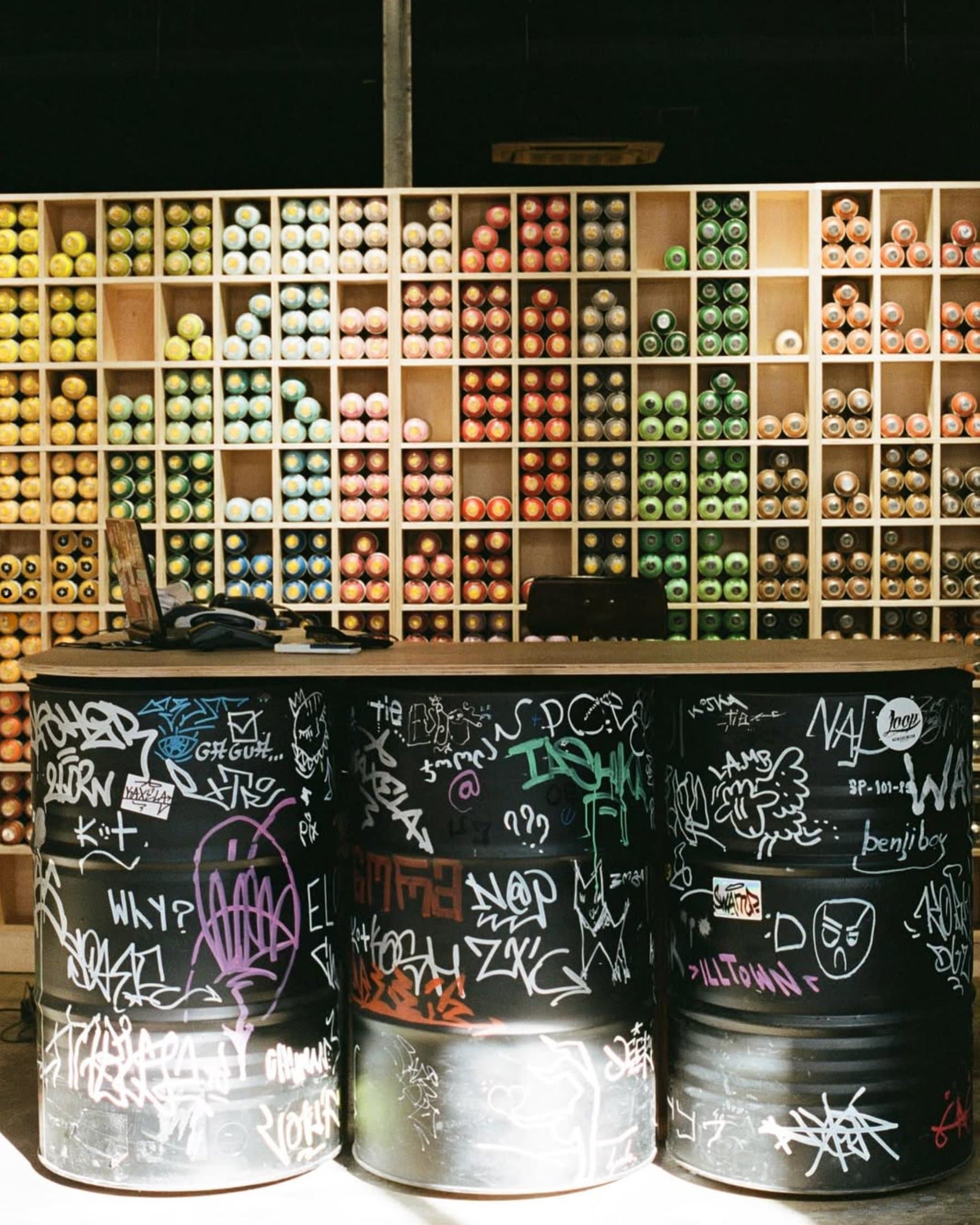 Цифрлық көшпенділер қайдан жұмыс істейді? Ең үздік коворкингтер мен коливингтер