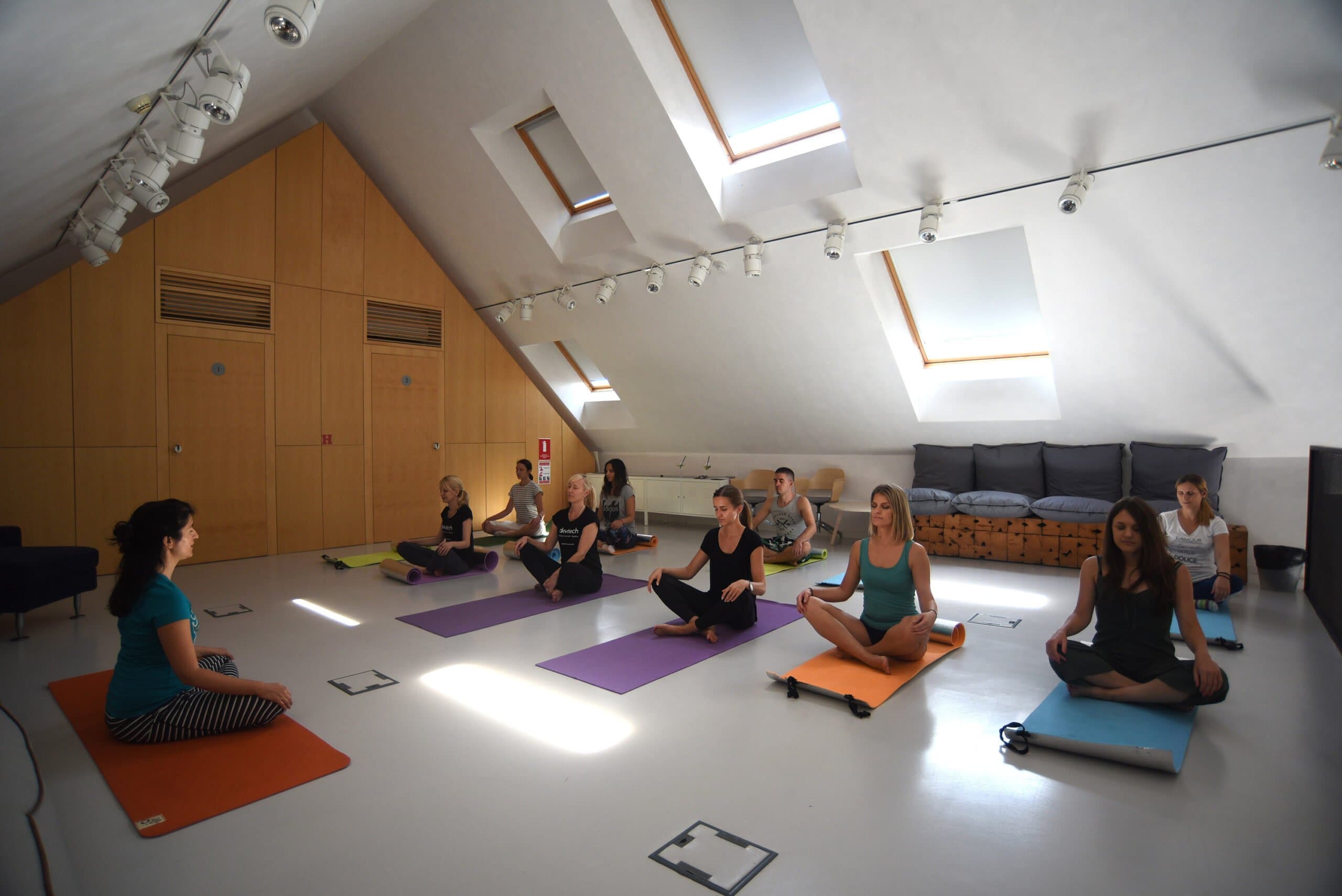 Цифрлық көшпенділер қайдан жұмыс істейді? Ең үздік коворкингтер мен коливингтер