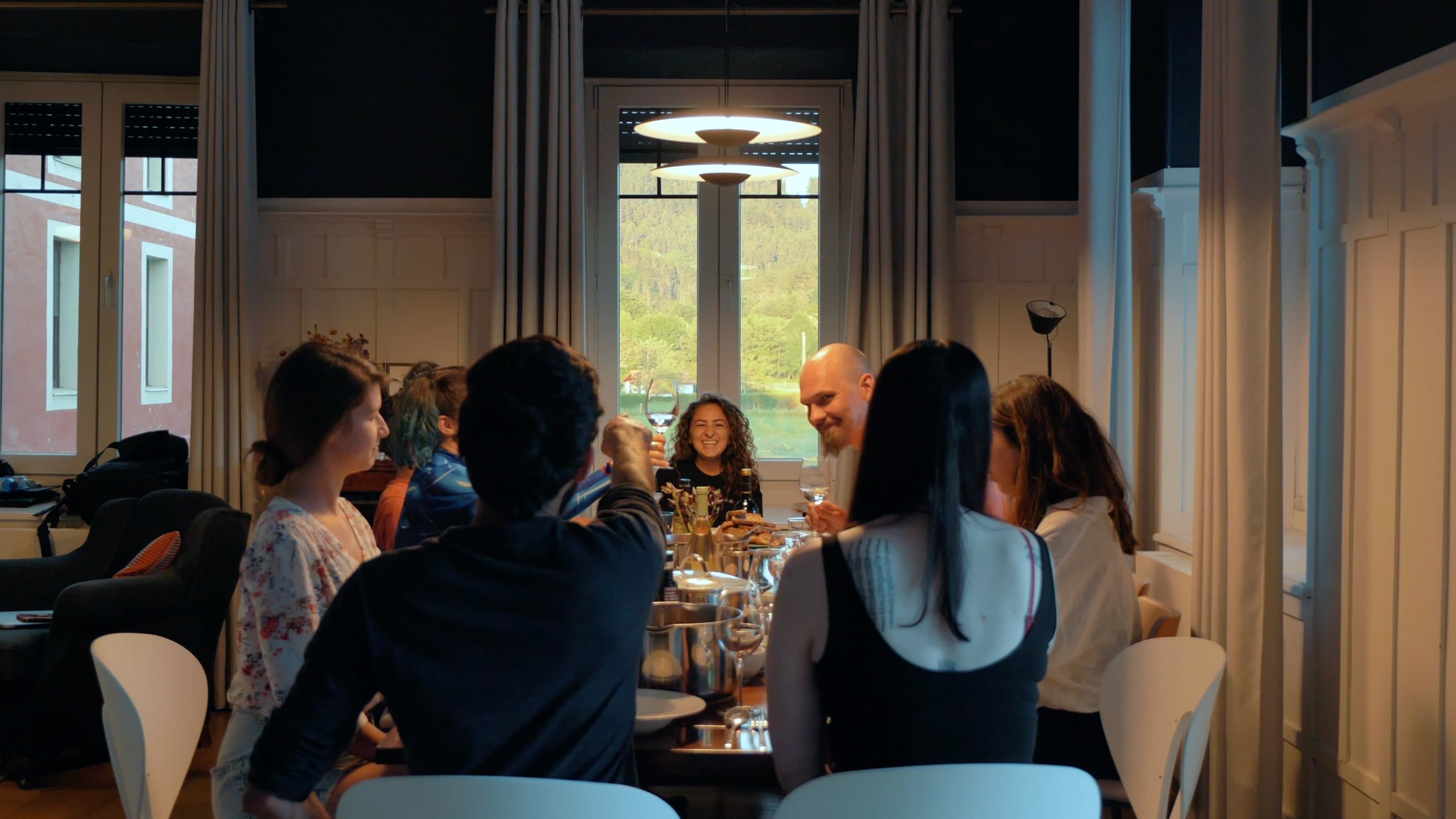 Цифрлық көшпенділер қайдан жұмыс істейді? Ең үздік коворкингтер мен коливингтер