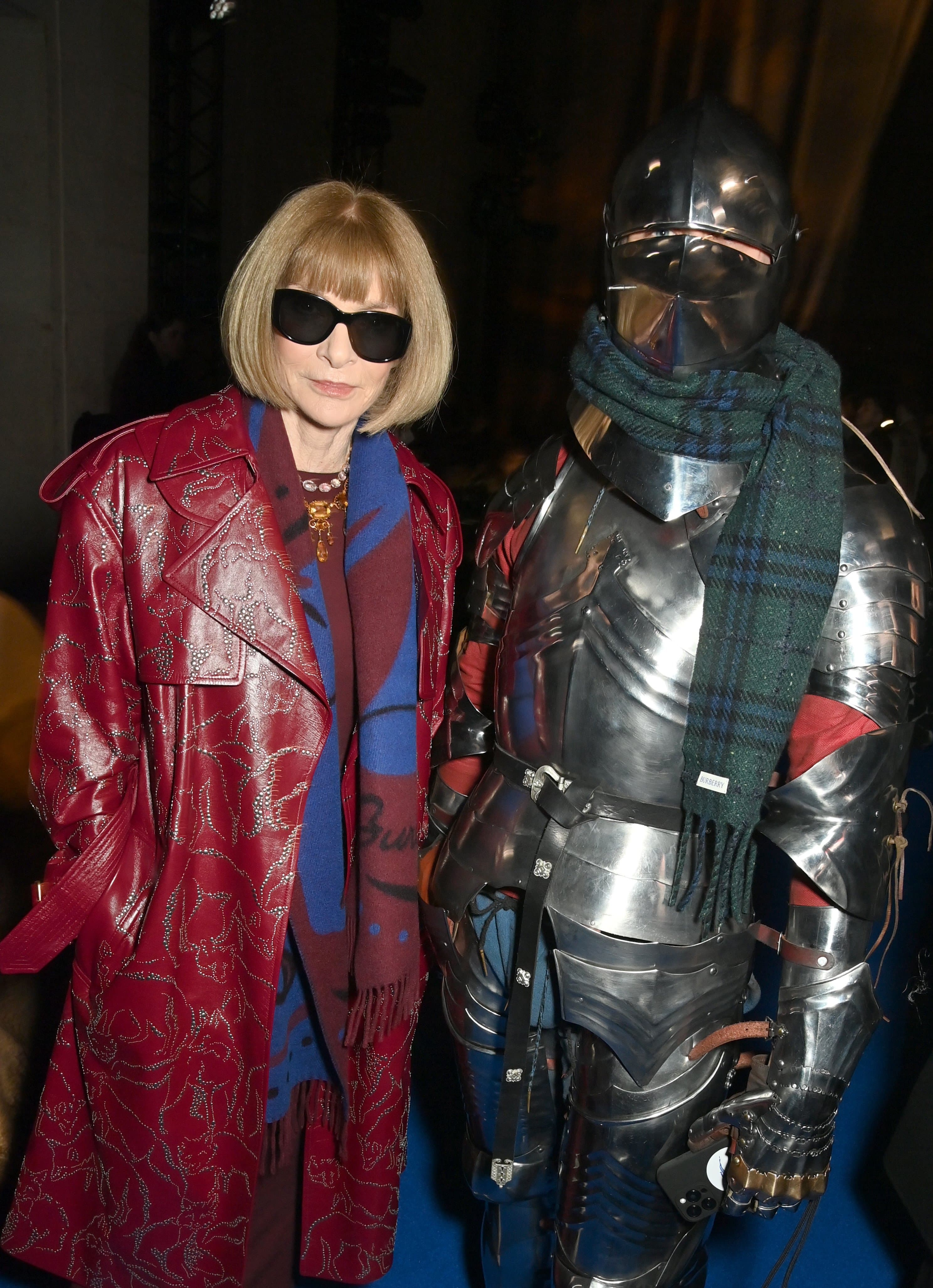 Анна Винтур мен Рыцарь Burberry Winter 2025 көрсетілімінде | Getty Images