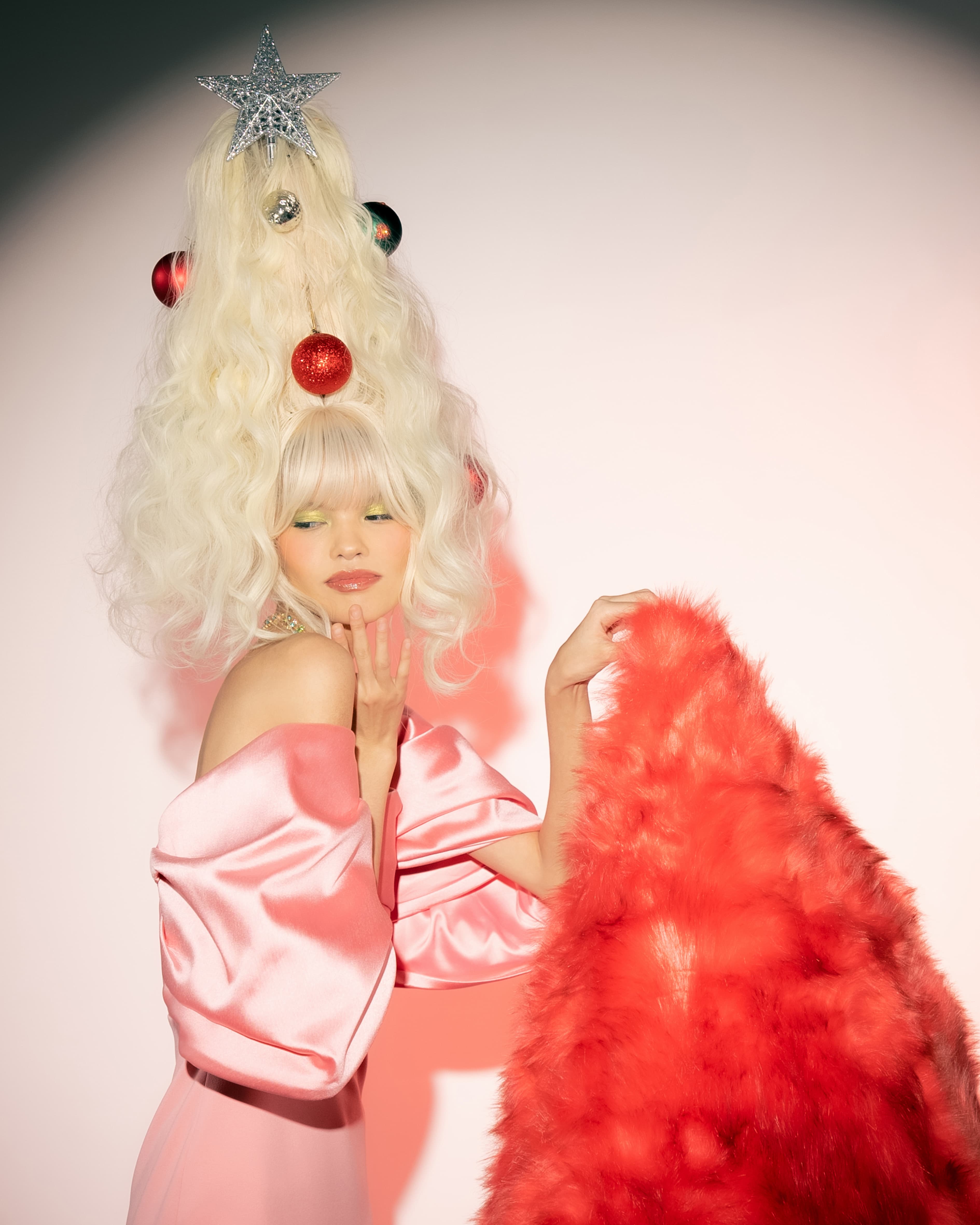 Tatler Lens: Она украла Новый год!