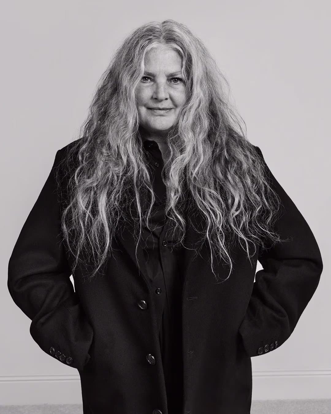 Сара Бертон представила дебютный рекламный кампейн для Givenchy