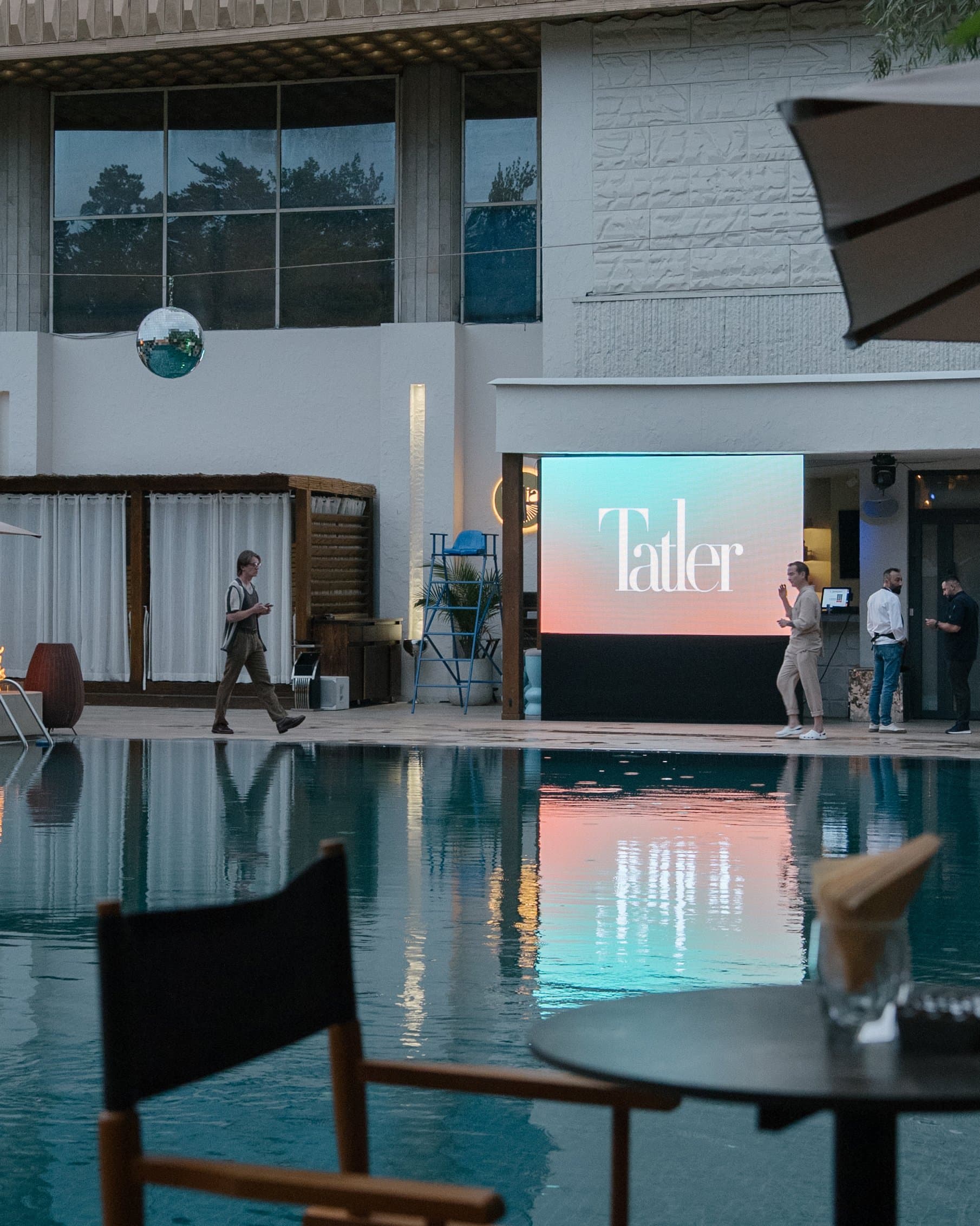 Sunset Soirée by Tatler: летняя встреча друзей у бассейна