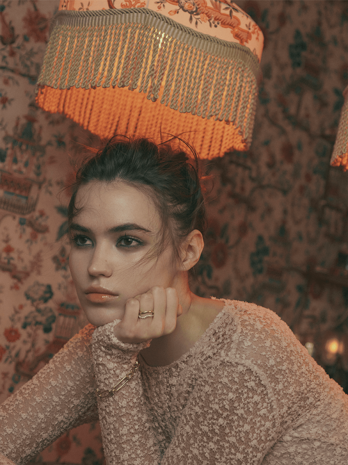 Philosophy di Lorenzo Serafini көйлегі, Nisi Jewelry әшекейі