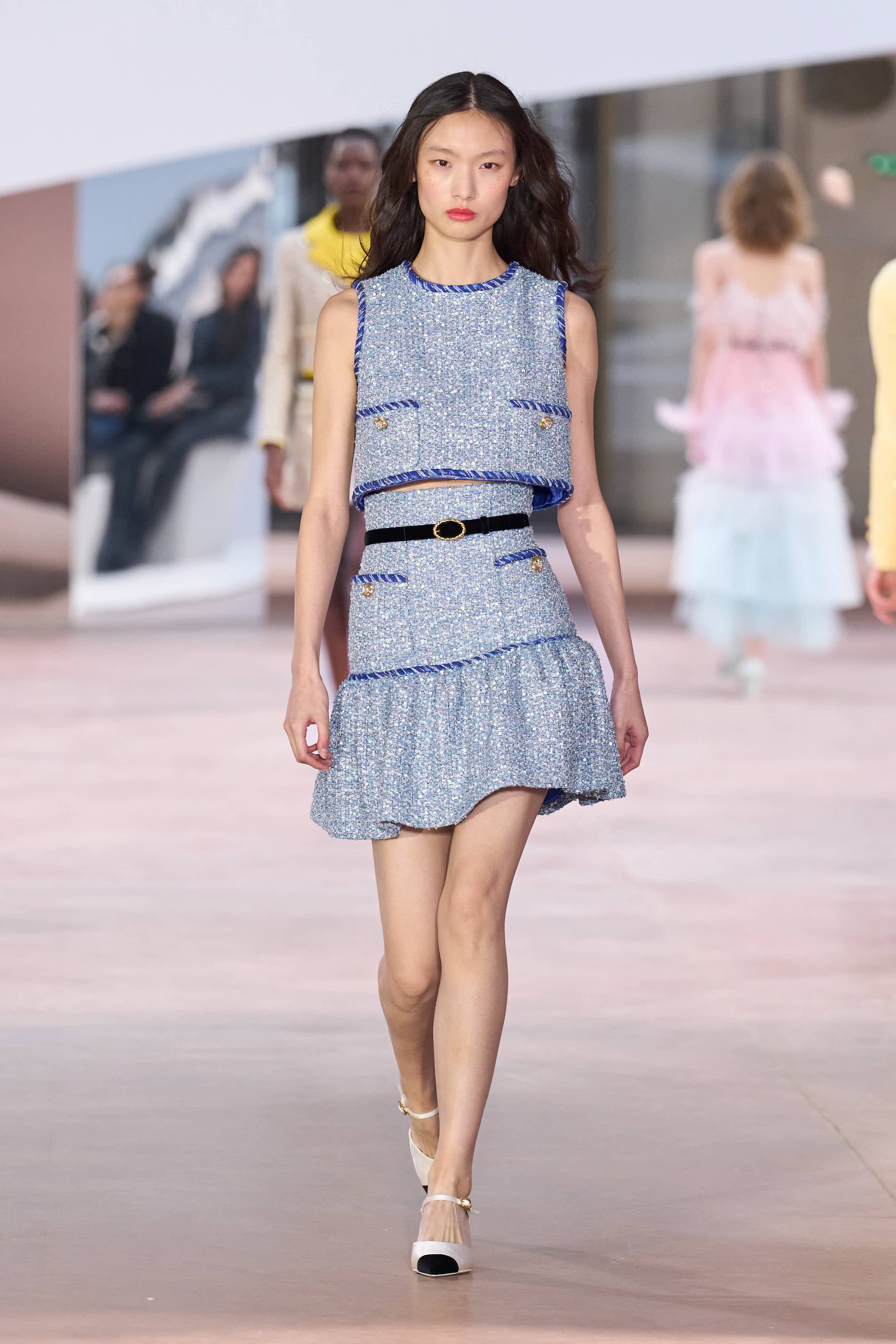 Сән мен салтанаттың 110 жылы: Chanel-дің көктемге арналған 2025 жылғы кутюр топтамасы