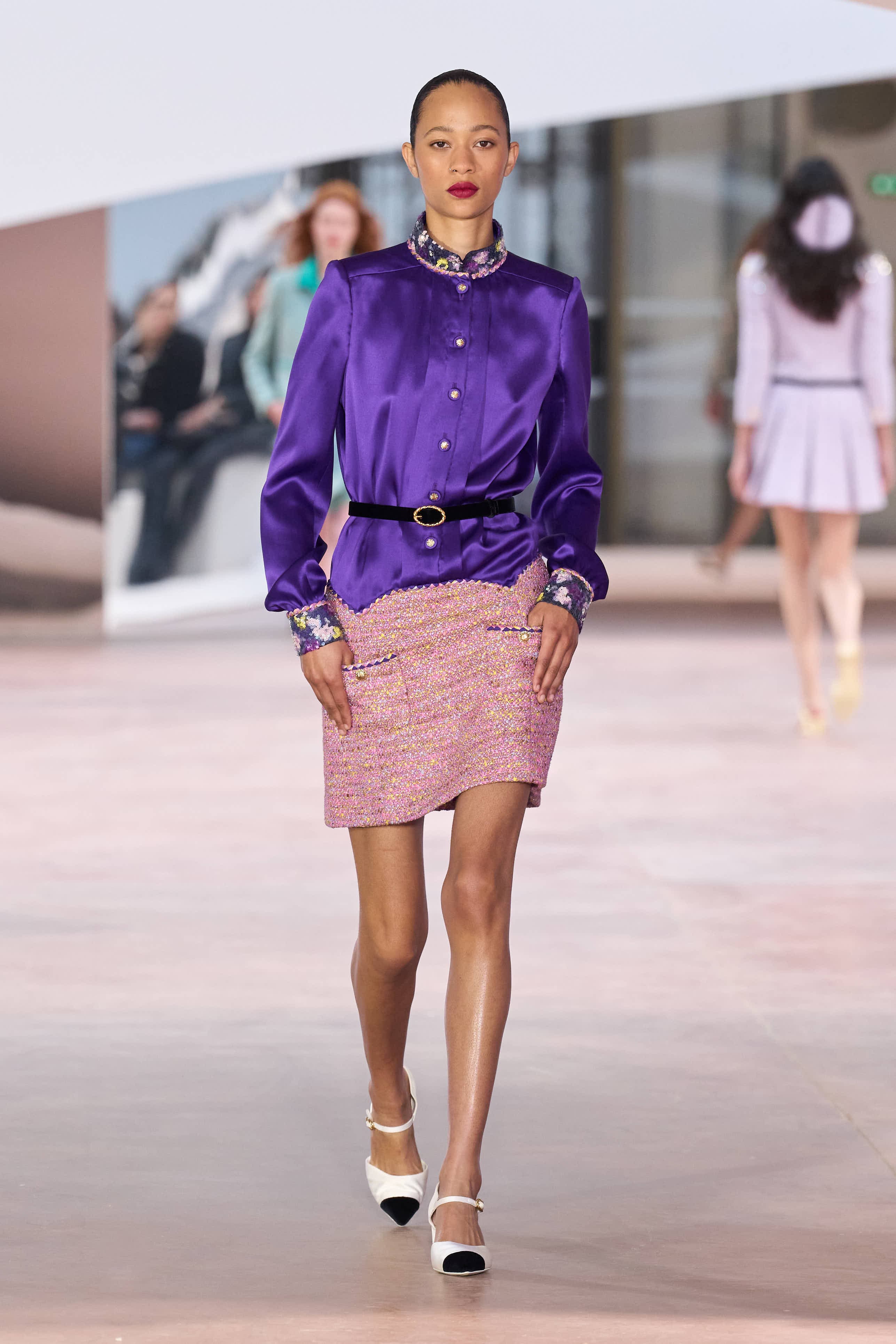 Сән мен салтанаттың 110 жылы: Chanel-дің көктемге арналған 2025 жылғы кутюр топтамасы
