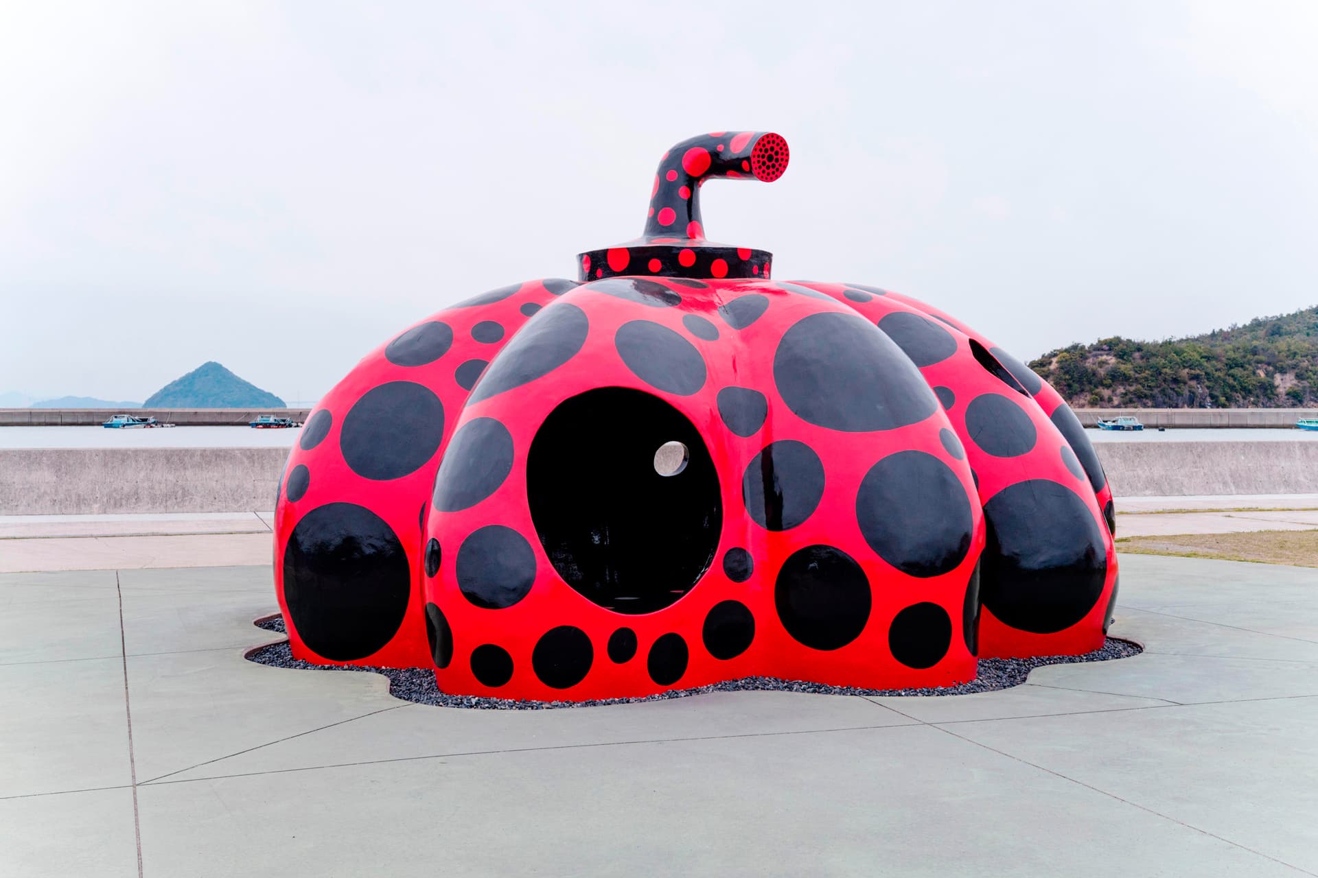 Yayoi Kusama Red Pumpkin | Alamy